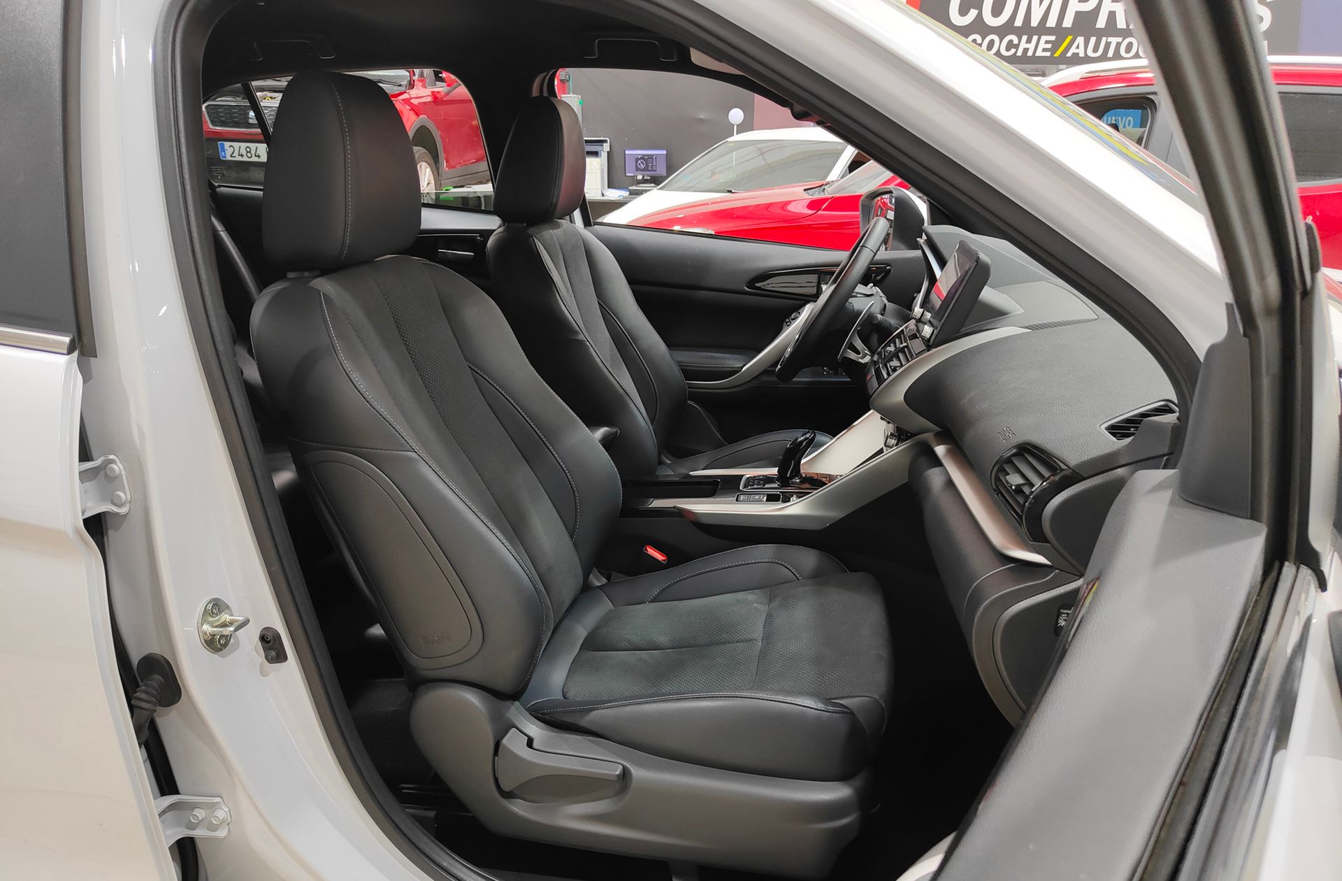 Mitsubishi Eclipse Cross 2.4 PHEV Kaiteki 4WD - foto 18
