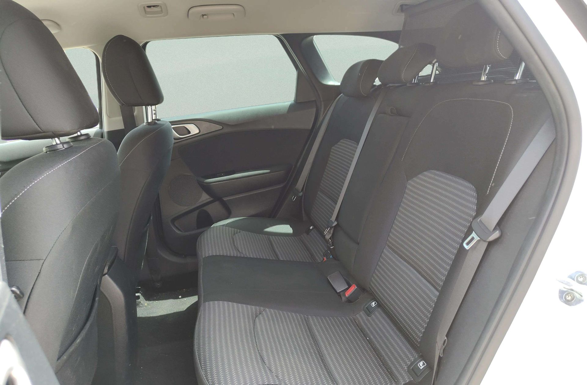 Kia Ceed 1.6 MHEV iMT Drive - foto 12
