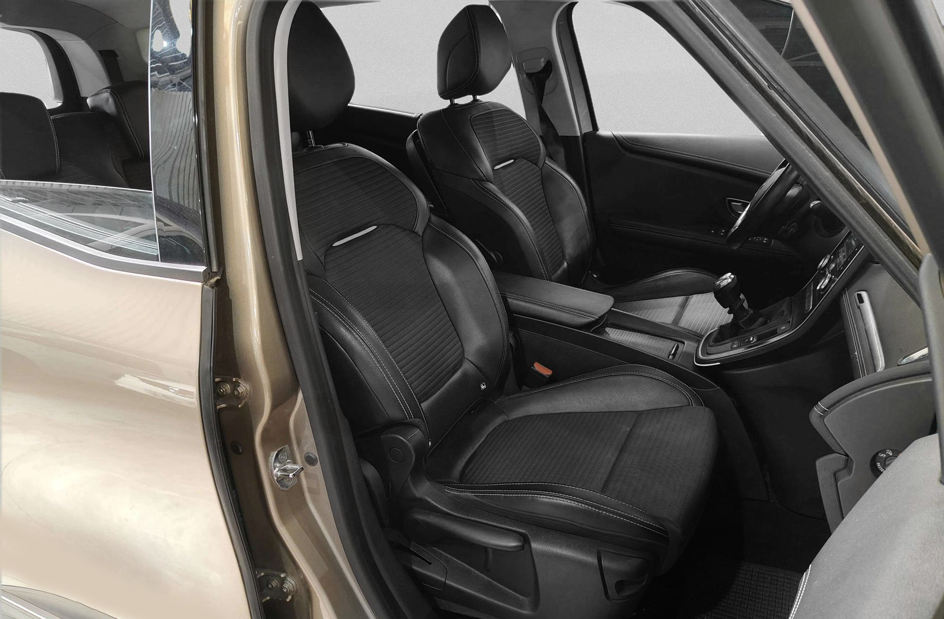 Renault Grand Scénic Zen dCi 7 plazas - foto 23