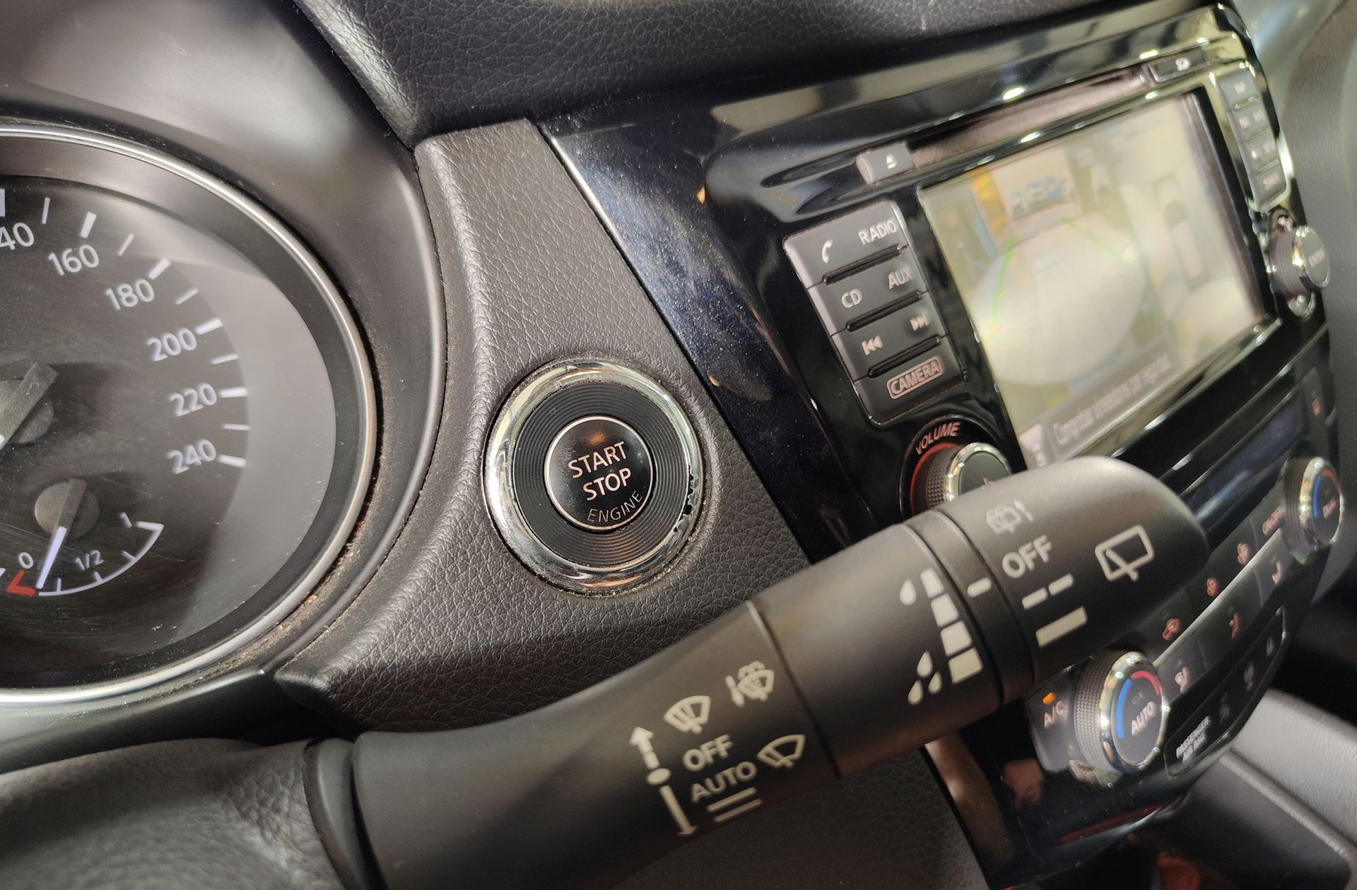 Nissan Qashqai DIG-T 115 N-Connecta - foto 27