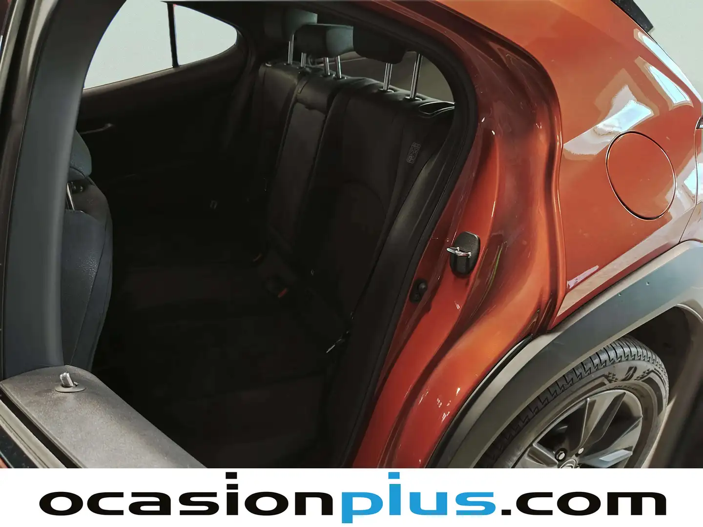 Foto Lexus UX Lexus UX 250h Business 2WD (184 CV)