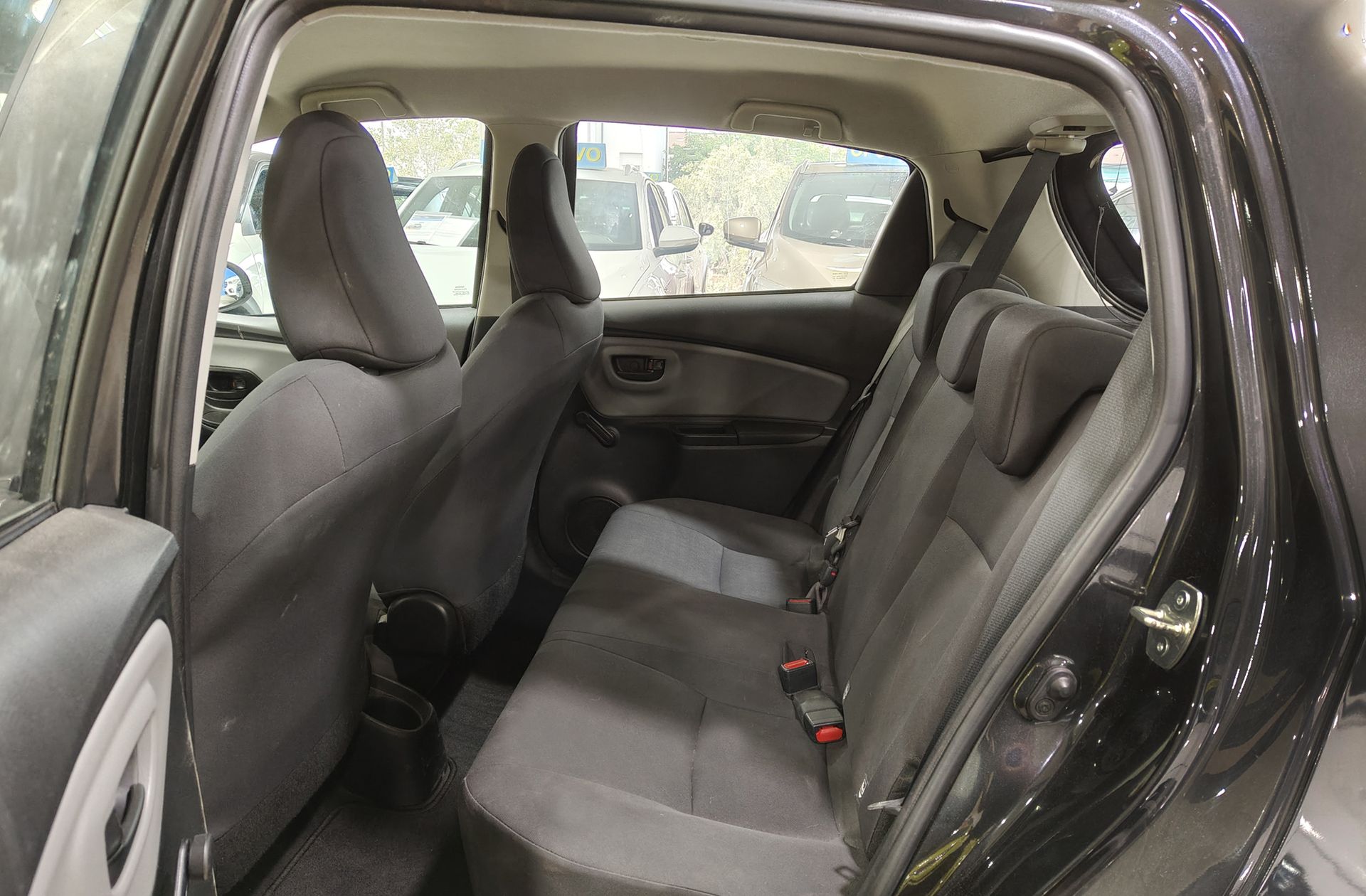 Toyota Yaris 1.0 Active - foto 9