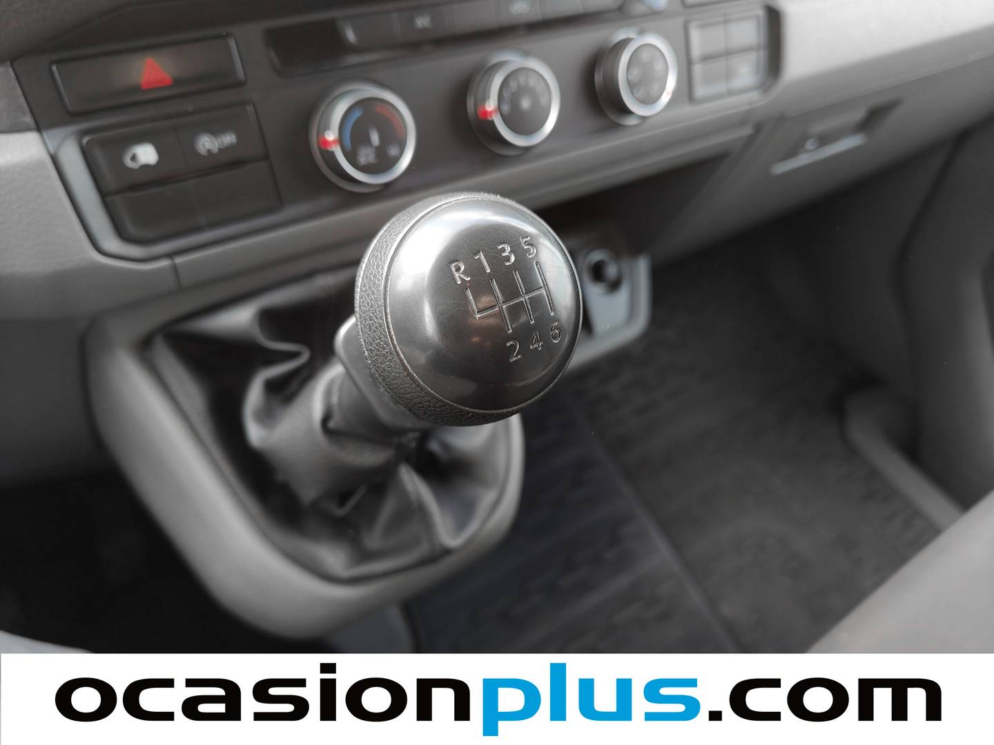 Volkswagen Crafter Volkswagen Crafter Furgon Furgon Batalla Media TA 2.0 TDI (140 CV) 3.500 de segunda mano