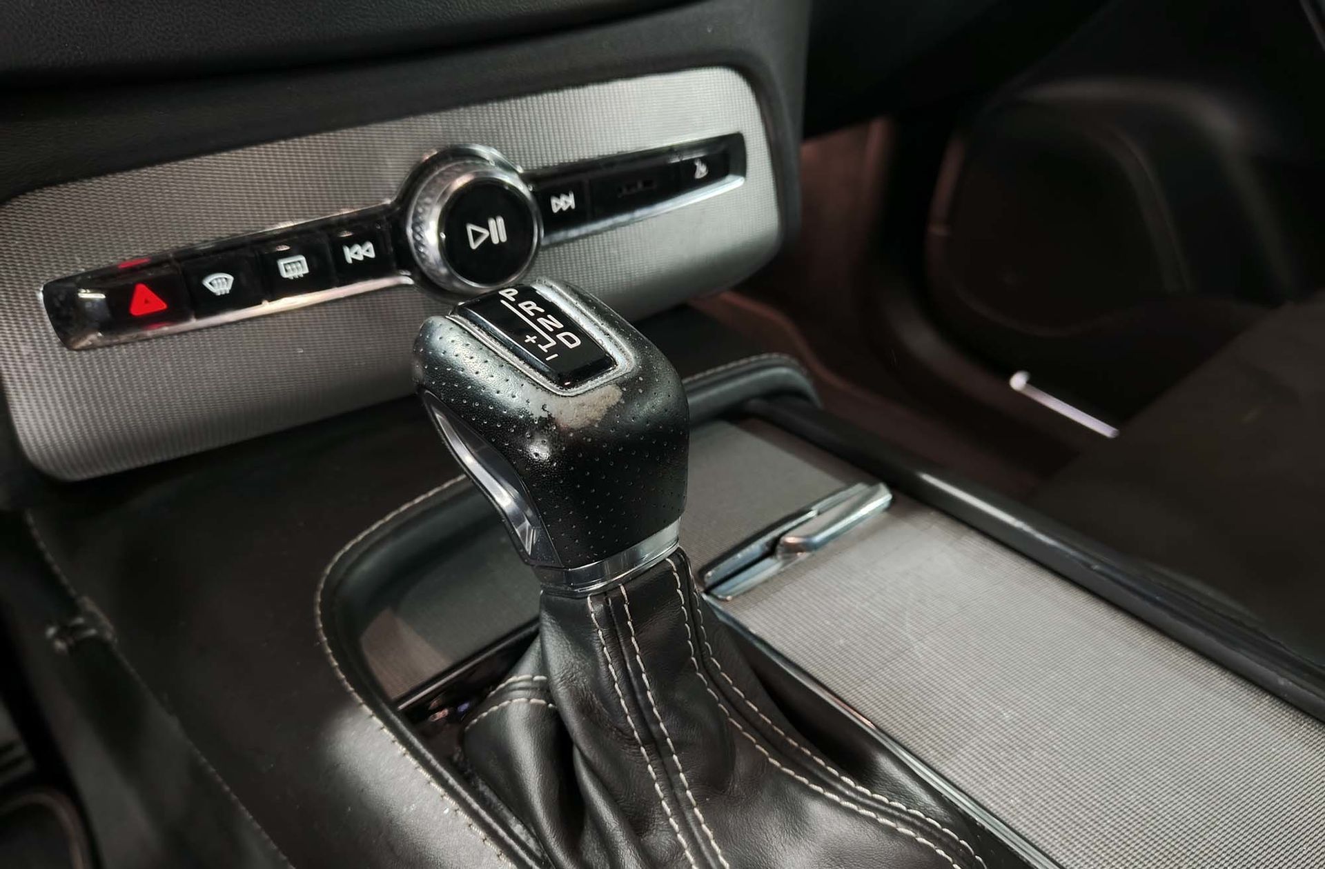 Volvo XC90 D5 R-Design AWD 7 plazas - foto 5