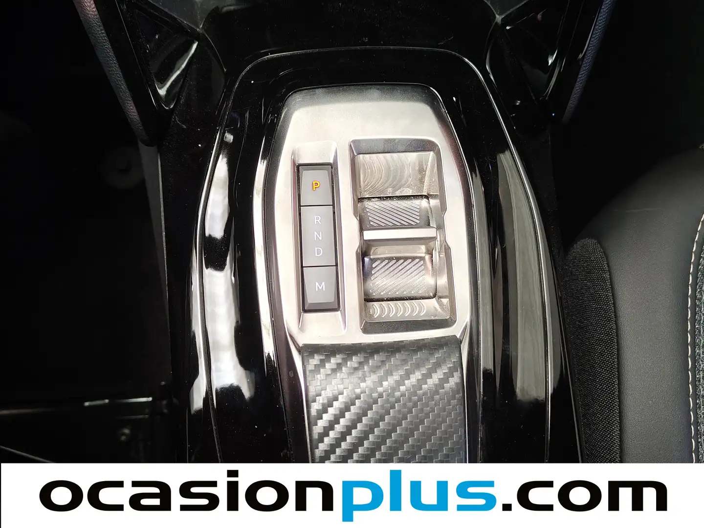 Foto Peugeot 2008 Peugeot 2008 Allure Hybrid eDCS6 (145 CV)