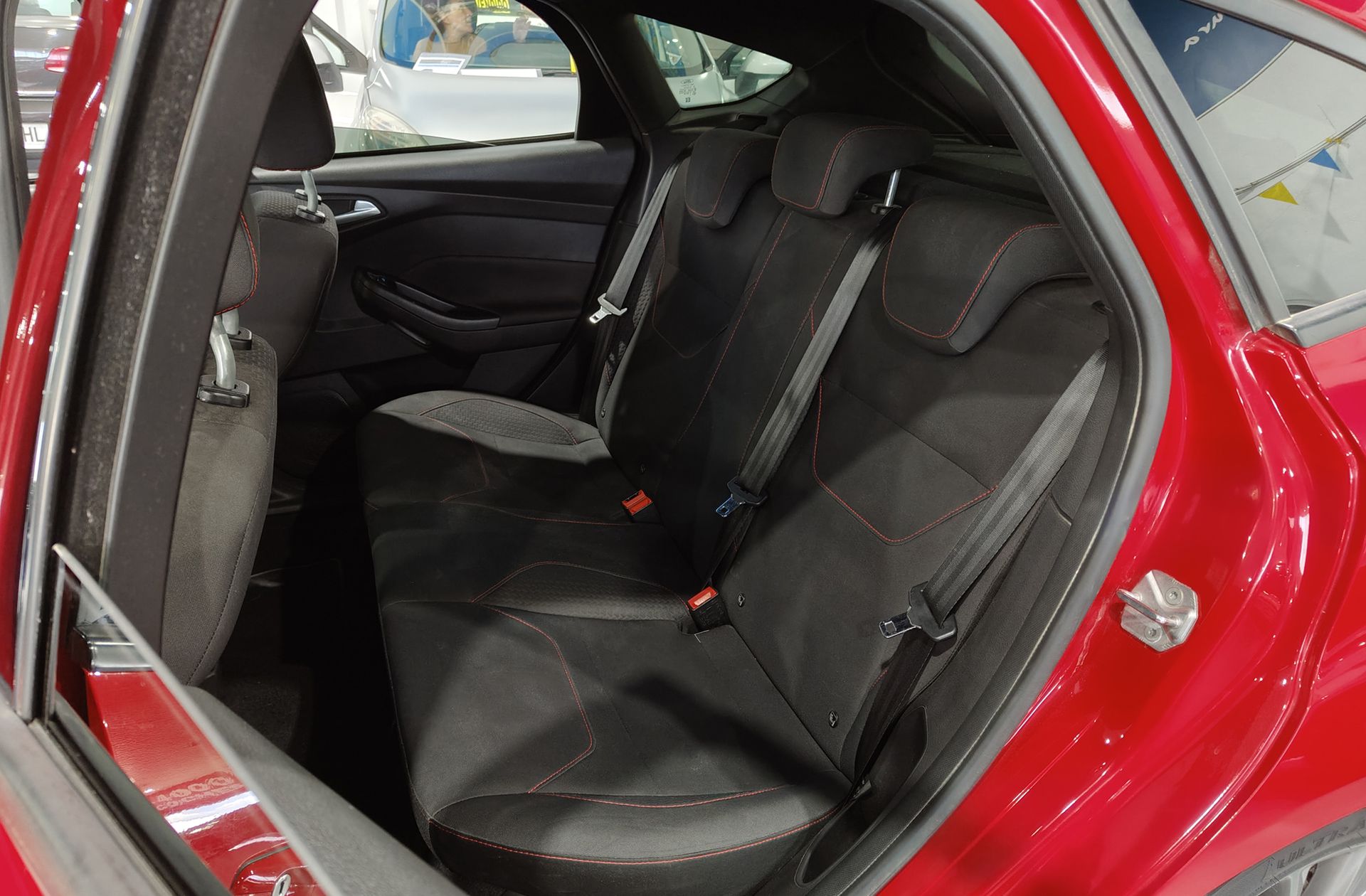 Ford Focus 1.0 EcoBoost ST-Line - foto 13