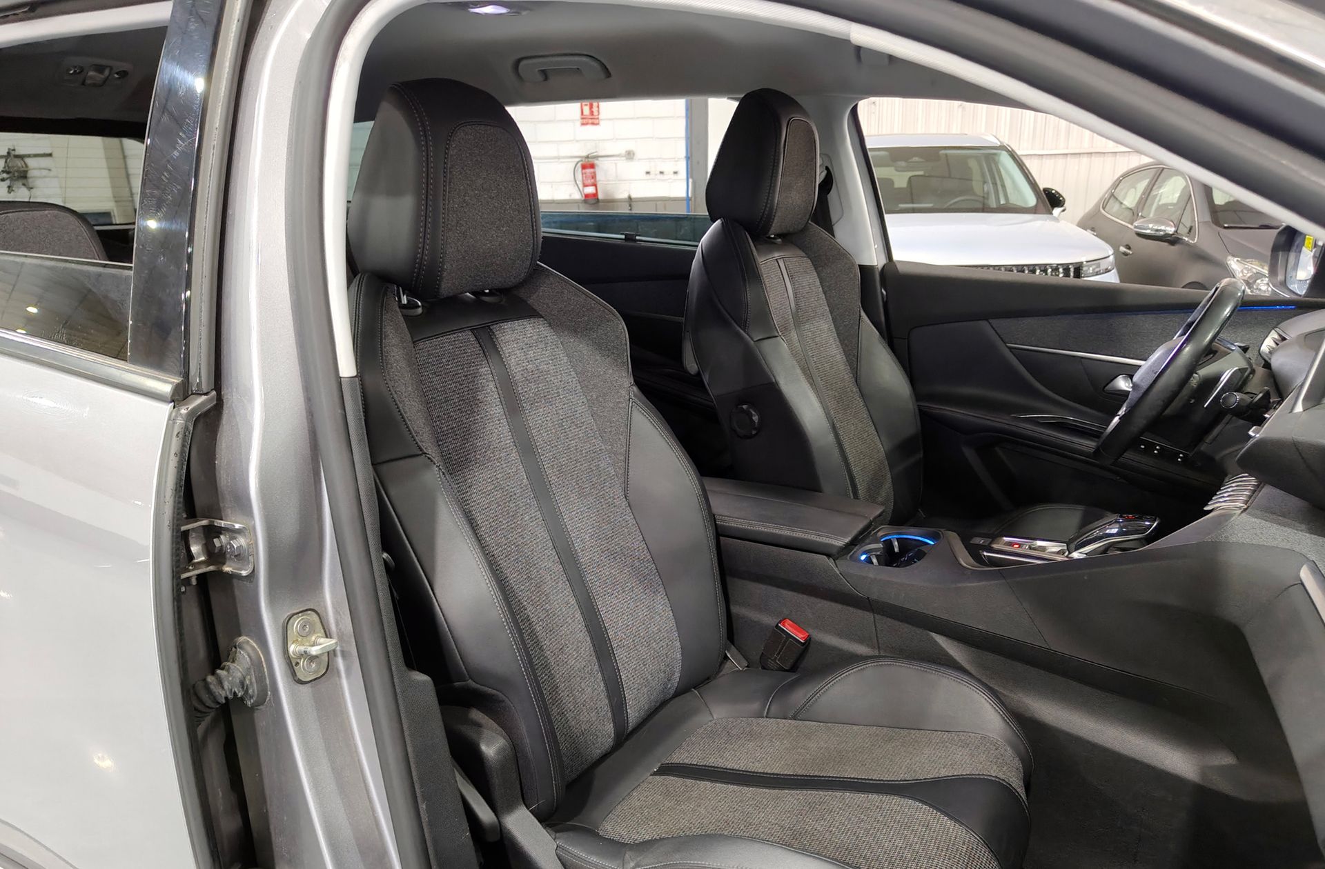 Peugeot 5008 PureTech 130 Allure EAT8 7 plazas - foto 19