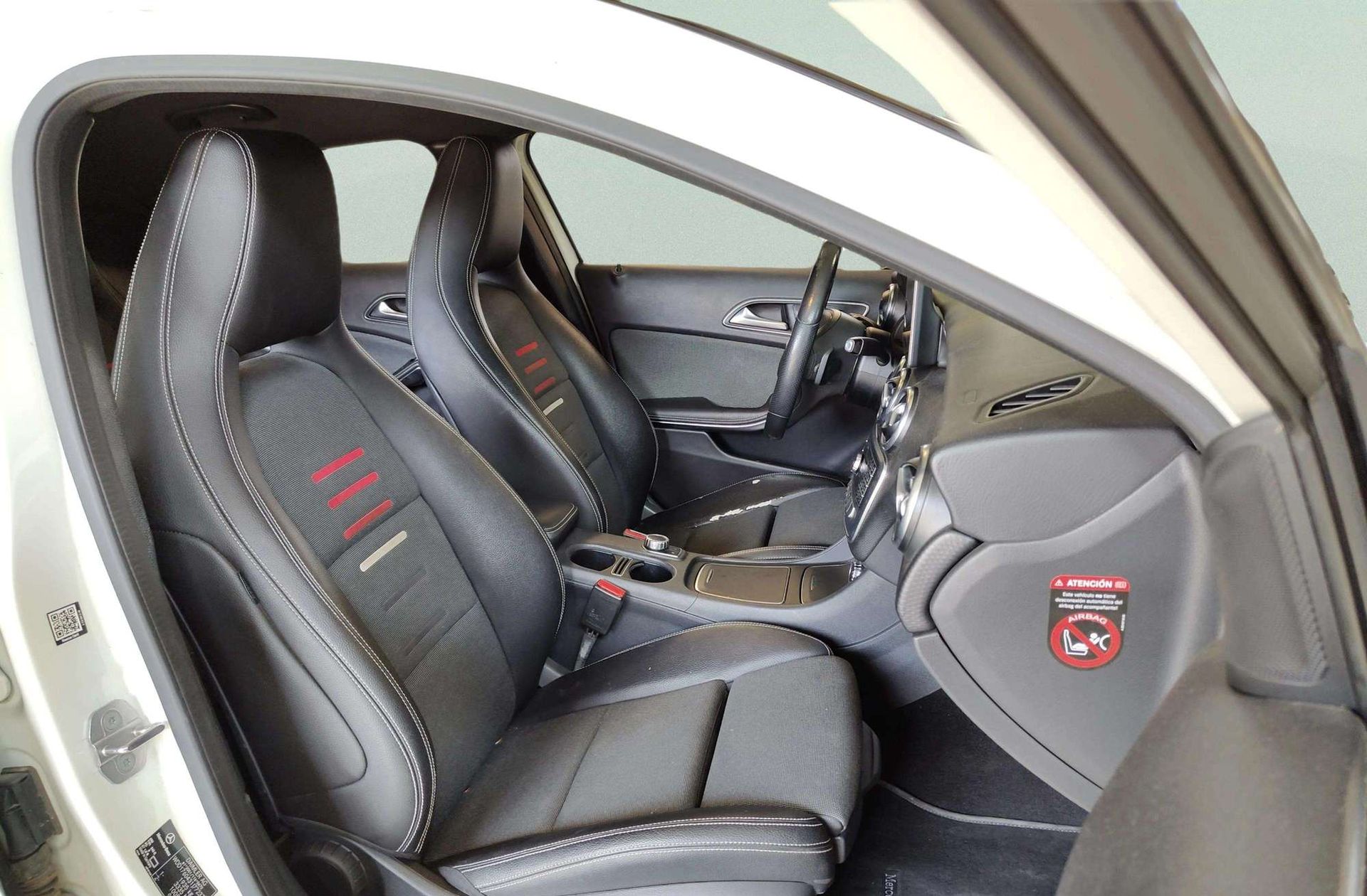 Mercedes-Benz Clase A 200 Pack AMG - foto 18