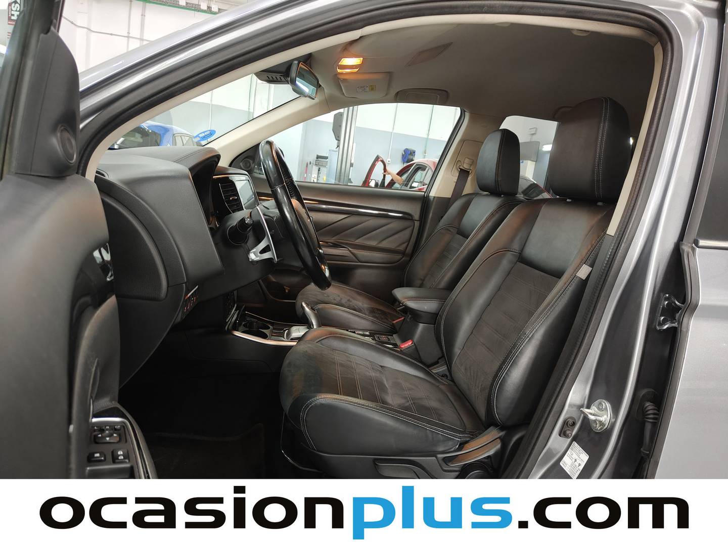 Foto Mitsubishi Outlander Mitsubishi Outlander 2.0 PHEV Kaiteki 4WD Auto (203 CV)