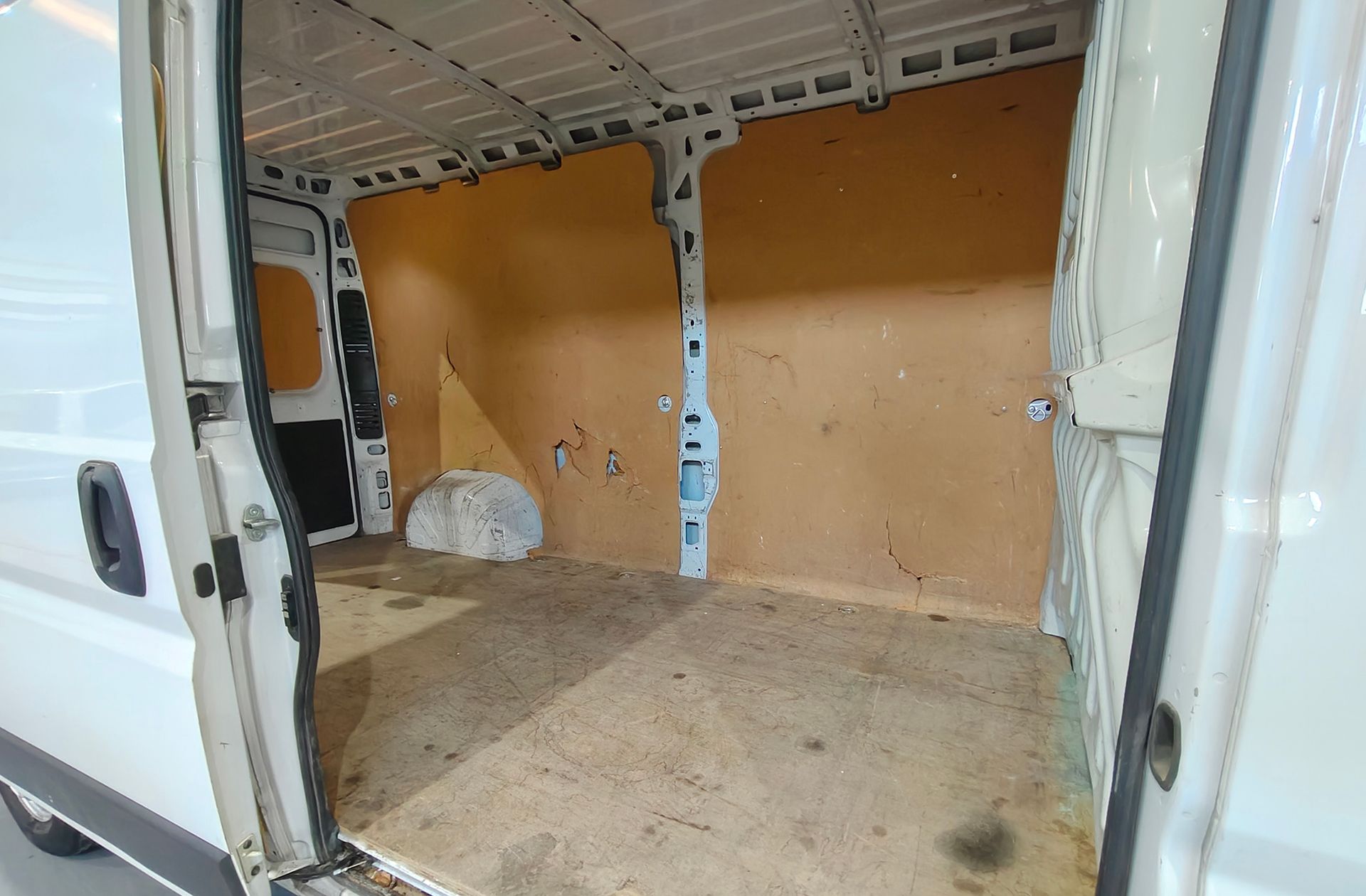 Peugeot Boxer Furgon BlueHDi 140 335 L3H2 - foto 13