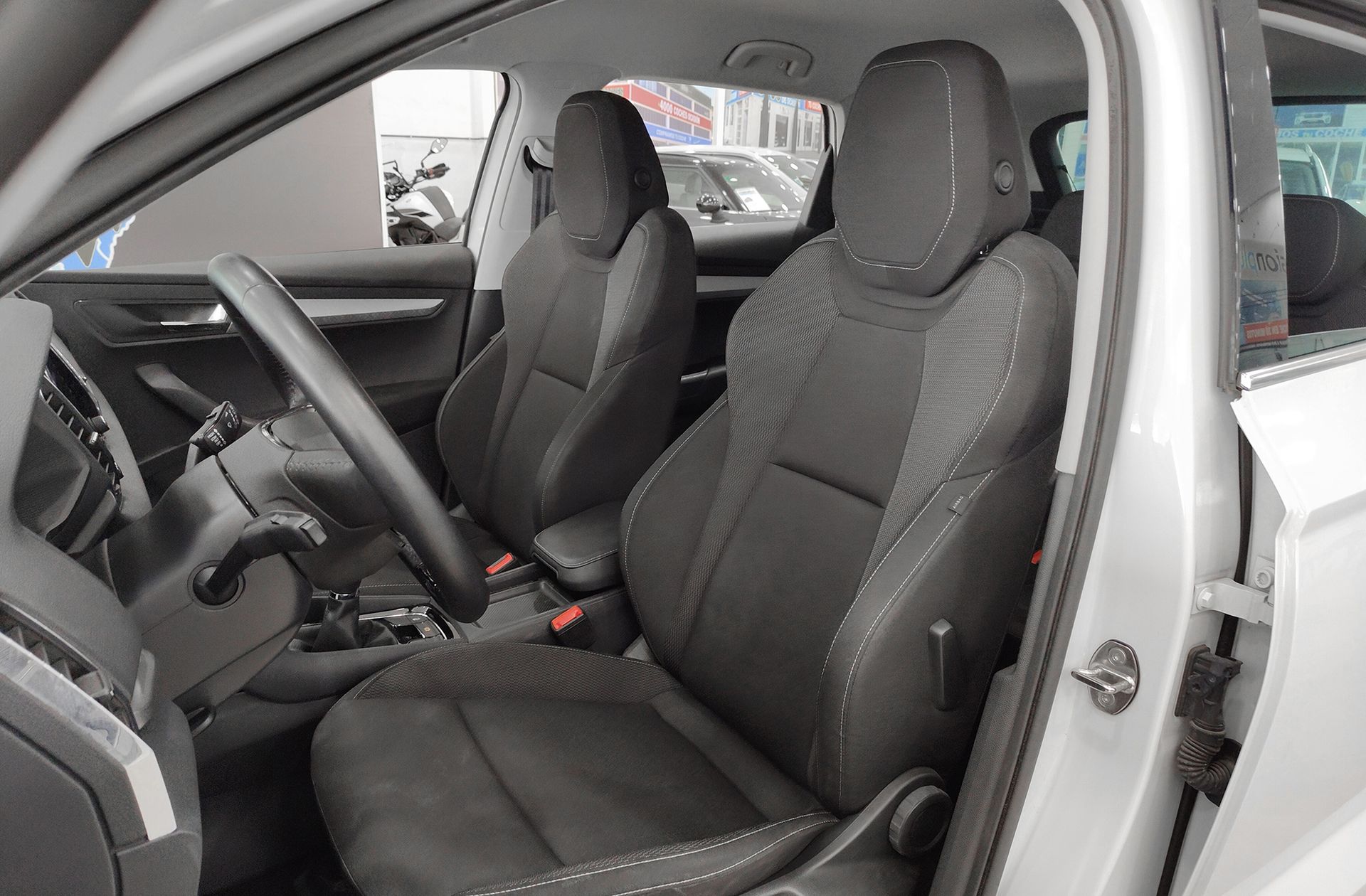 Škoda Karoq 2.0 TDI Selection - foto 10