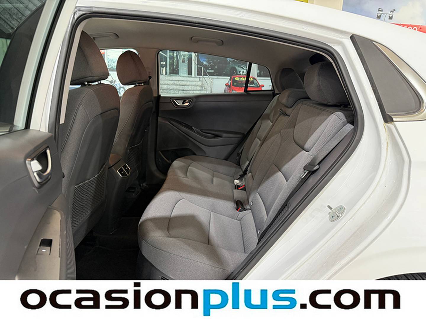 Foto Hyundai IONIQ Hyundai Ioniq 1.6 GDI PHEV Tecno DCT (141 CV)