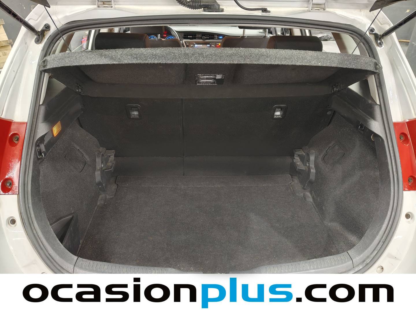 Fotos maletero Toyota Auris Toyota Auris 130 Active (132 CV)