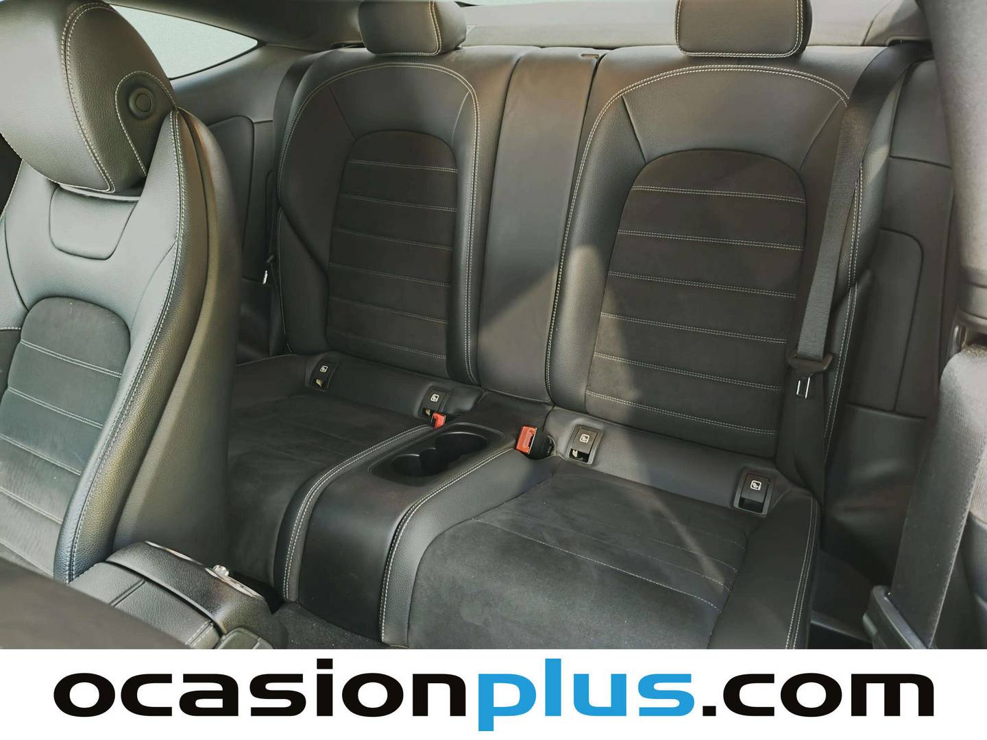 Foto asientos traseros Mercedes Clase C Mercedes-Benz Clase C Coupe 220 d (194 CV) Pack AMG