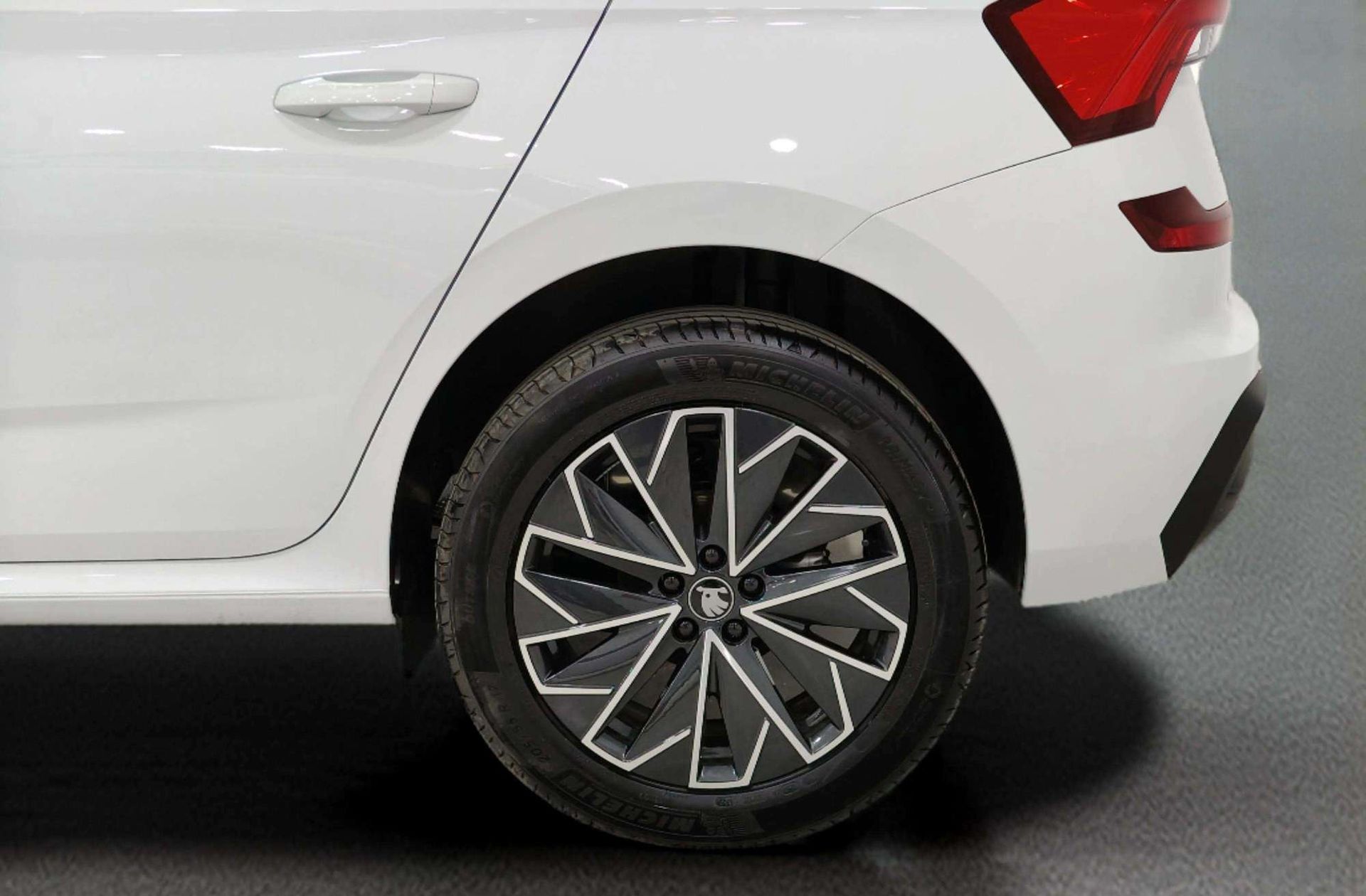Škoda Kamiq 1.0 TSI Selection DSG - foto 39