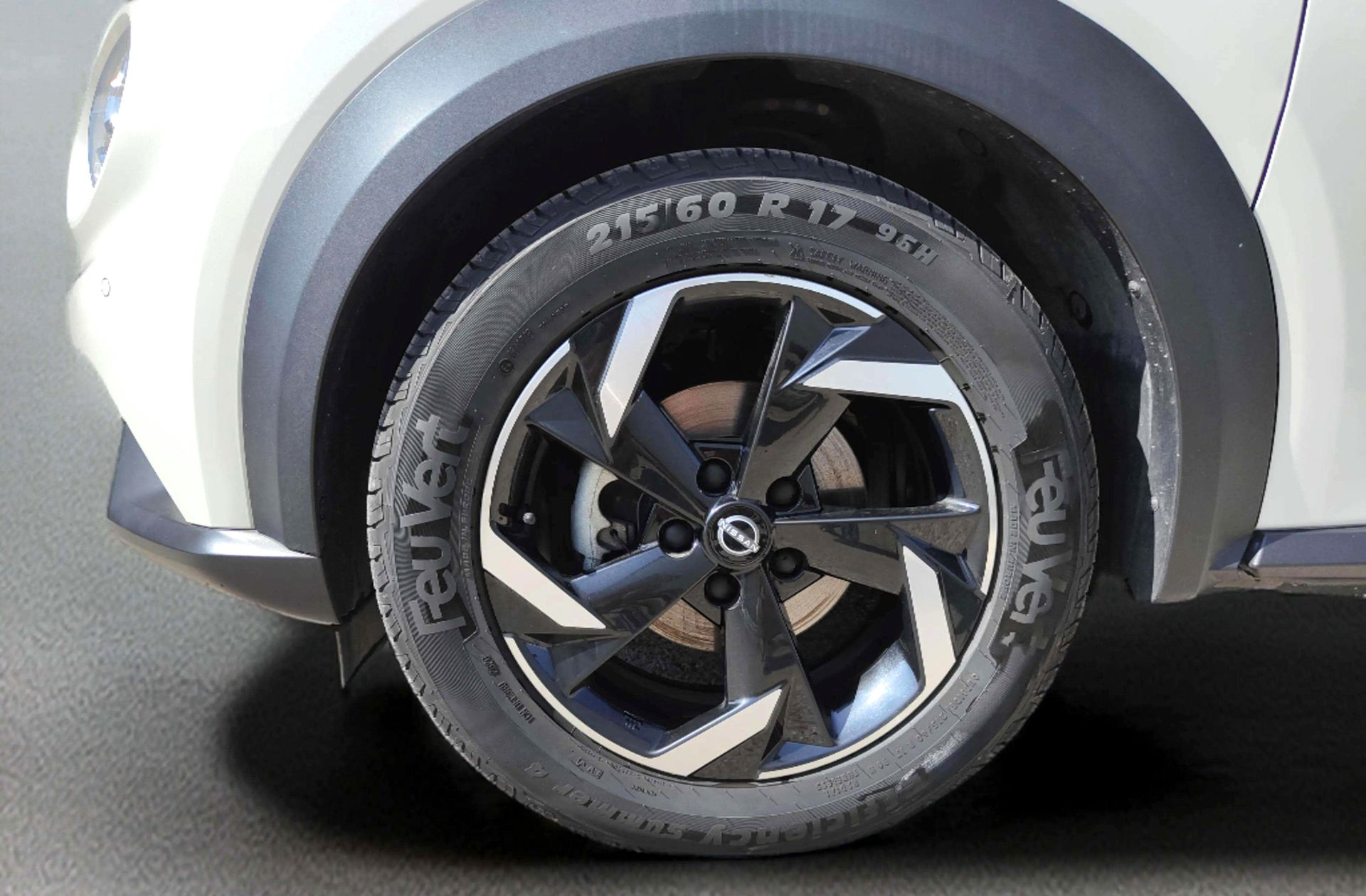 Nissan Juke 1.6 Hybrid N-Connecta - foto 34
