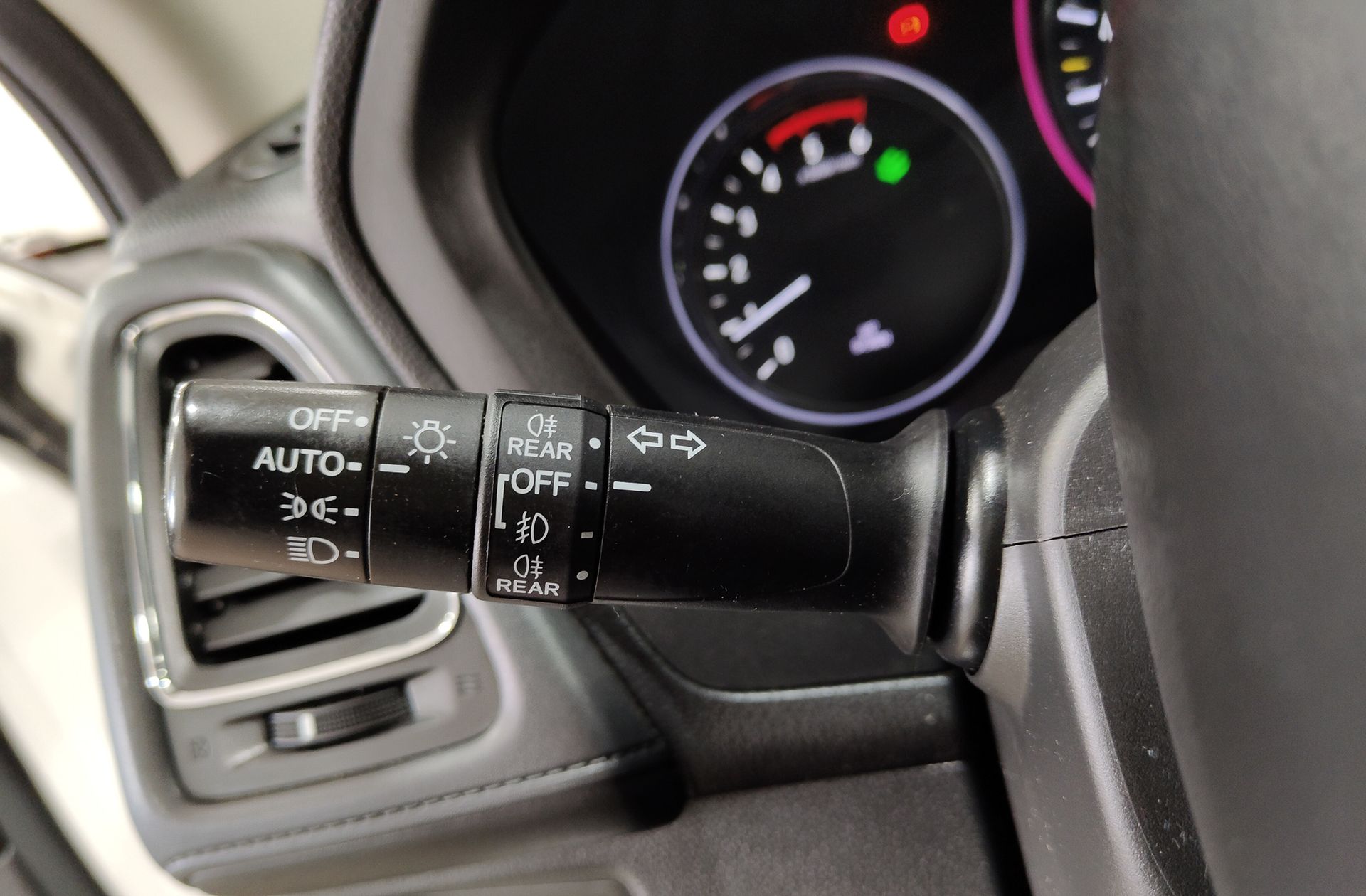 Honda HR-V 1.6 i-DTEC Executive - foto 26