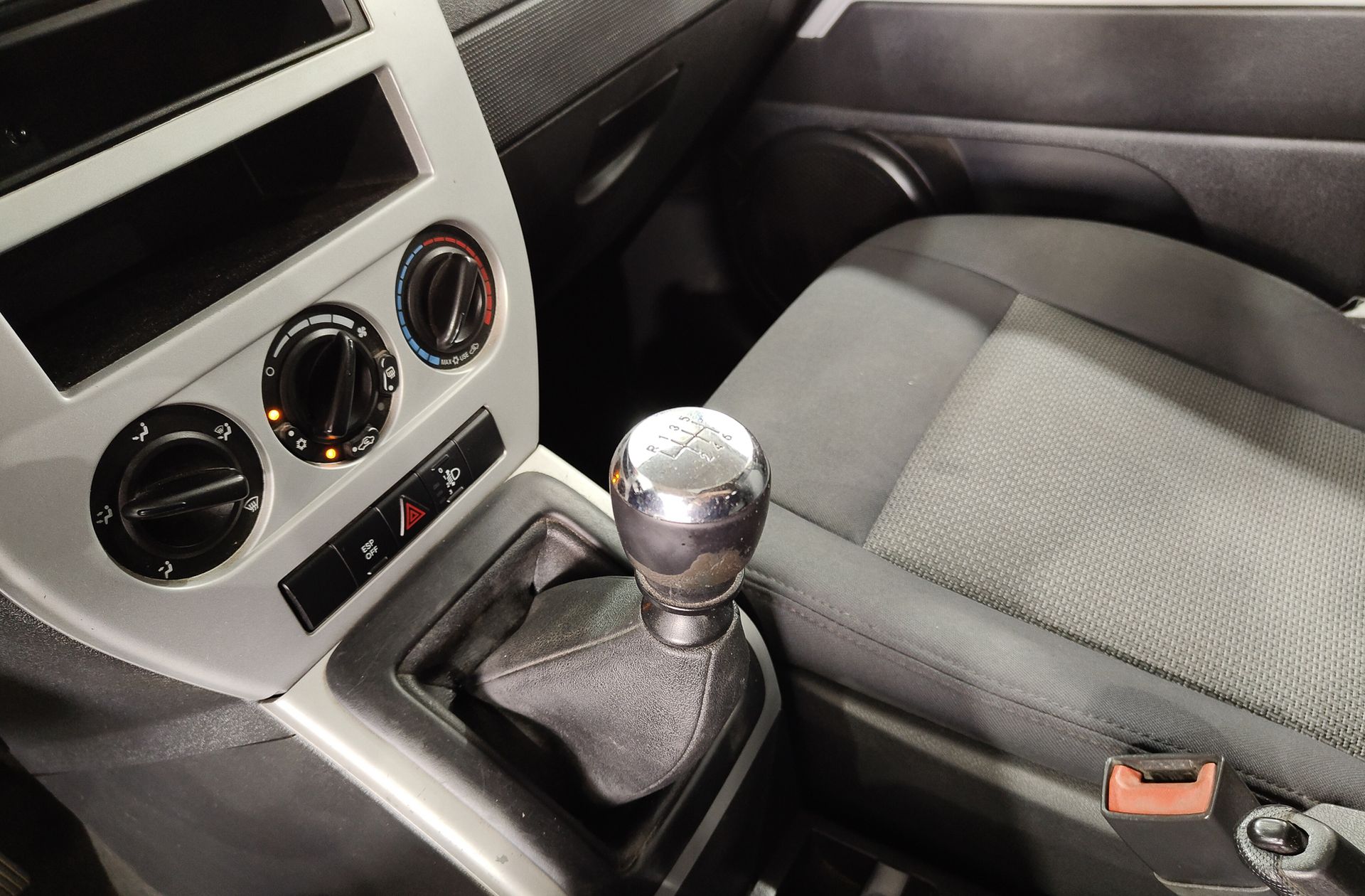 Jeep Patriot 2.0 CRD Limited 4x4 - foto 5