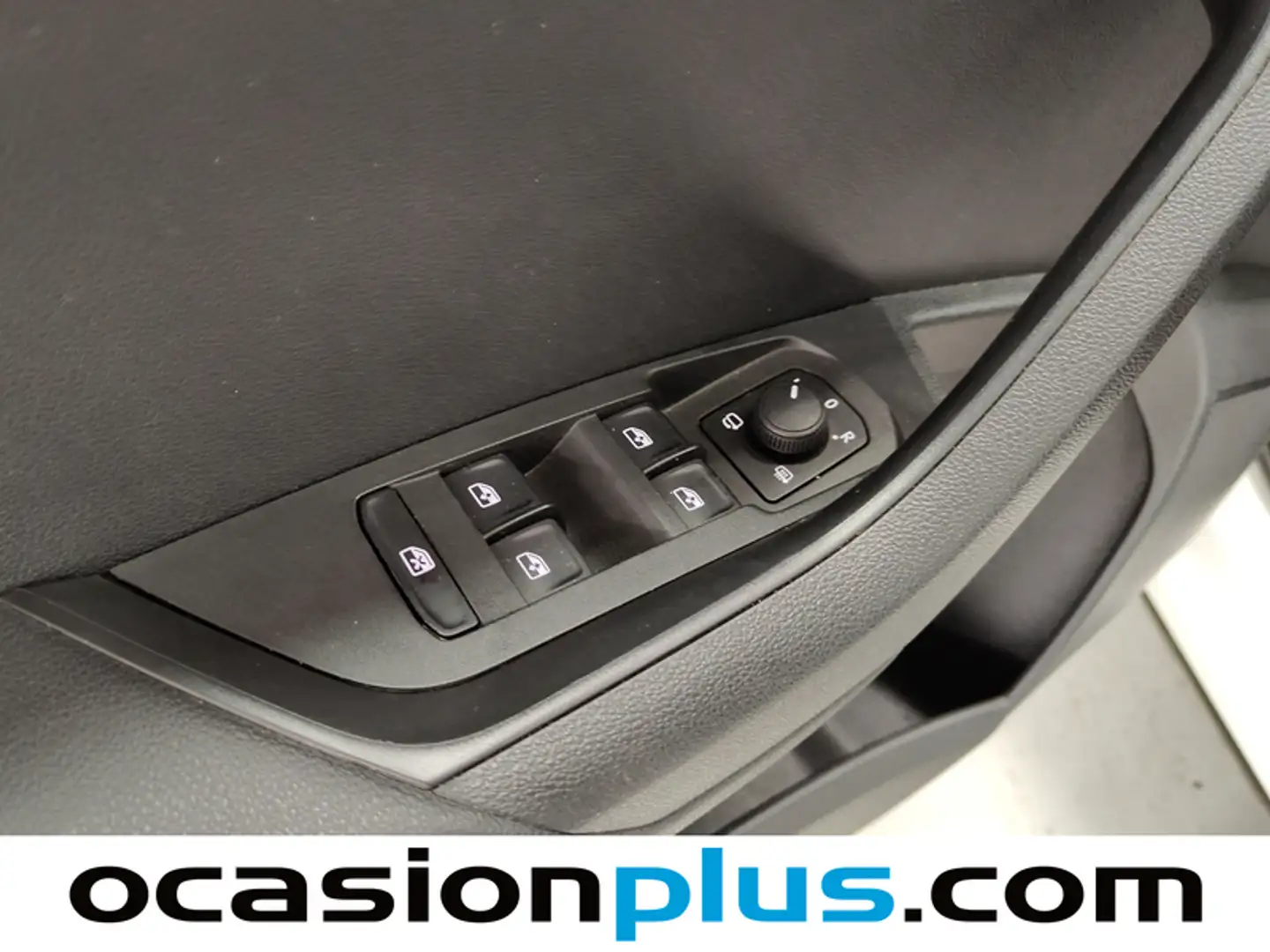 Foto Skoda Karoq Skoda Karoq 1.5 TSI ACT Ambition DSG (150 CV)