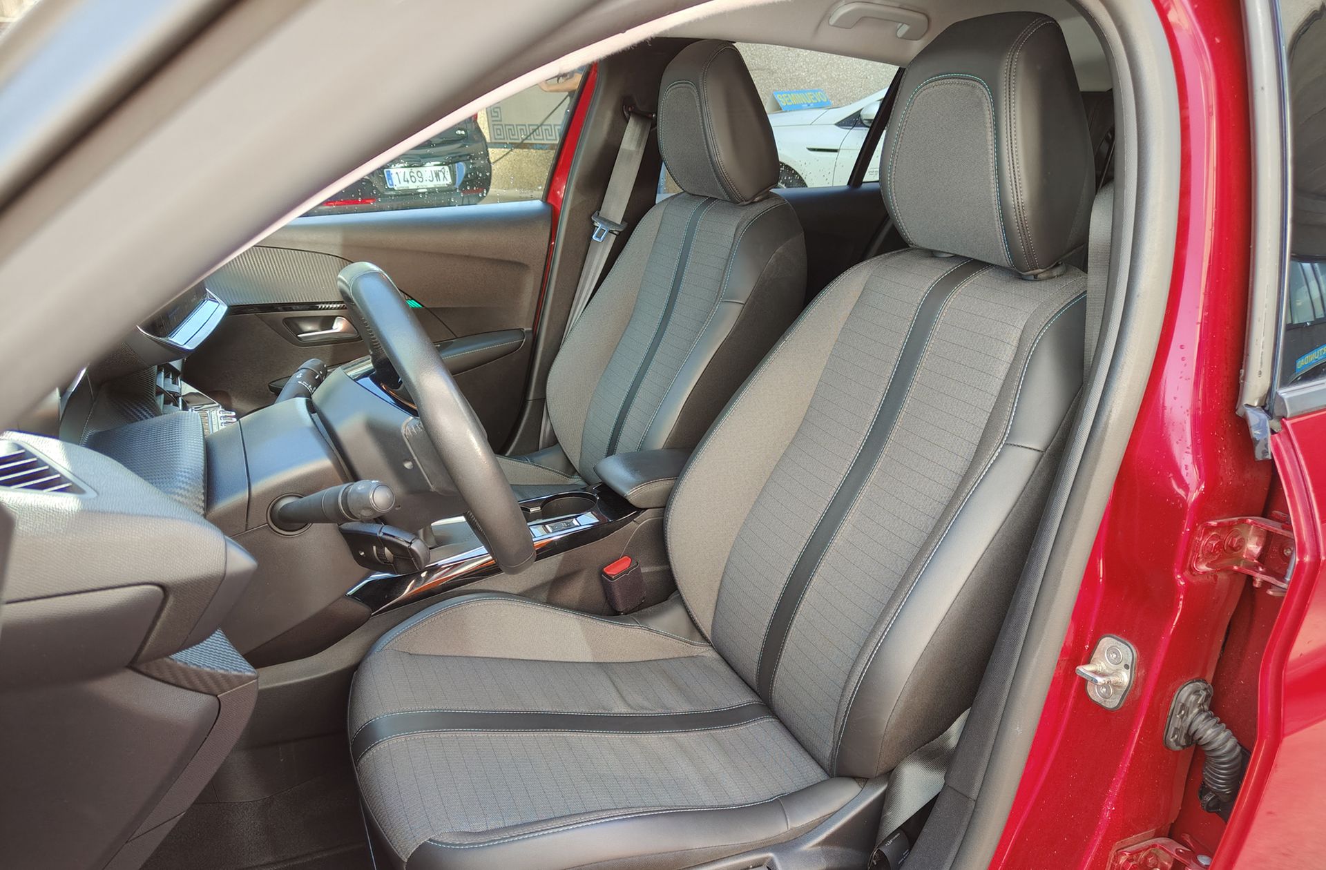 Peugeot 208 PureTech 100 Allure - foto 10