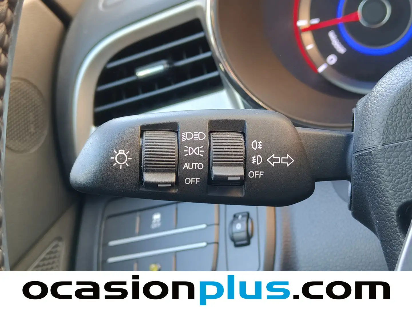 Foto SsangYong Tivoli Ssangyong Tivoli D16T Limited 4x2 (115 CV)