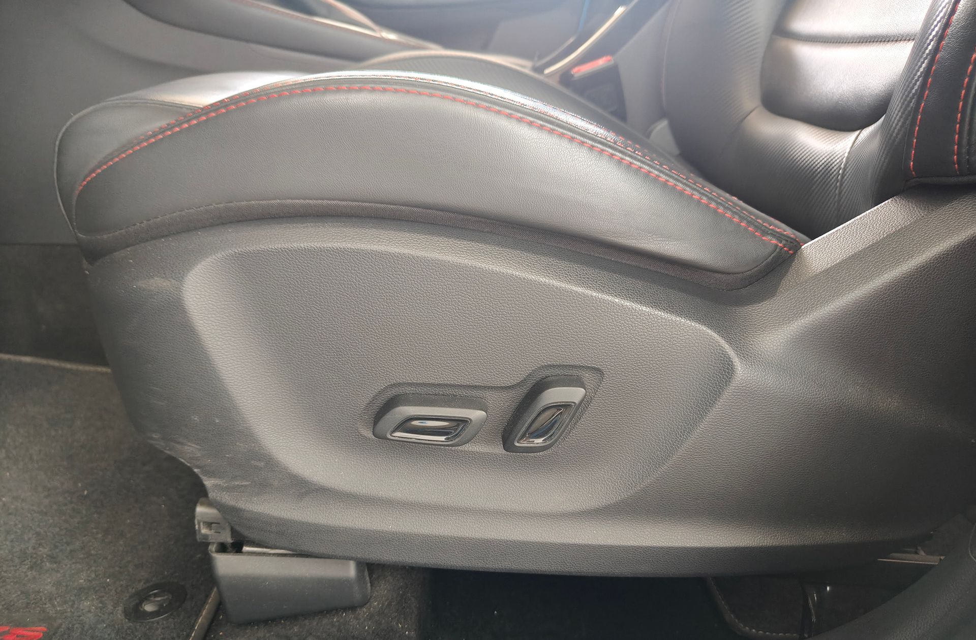 MG ZS 1.0T Luxury - foto 12
