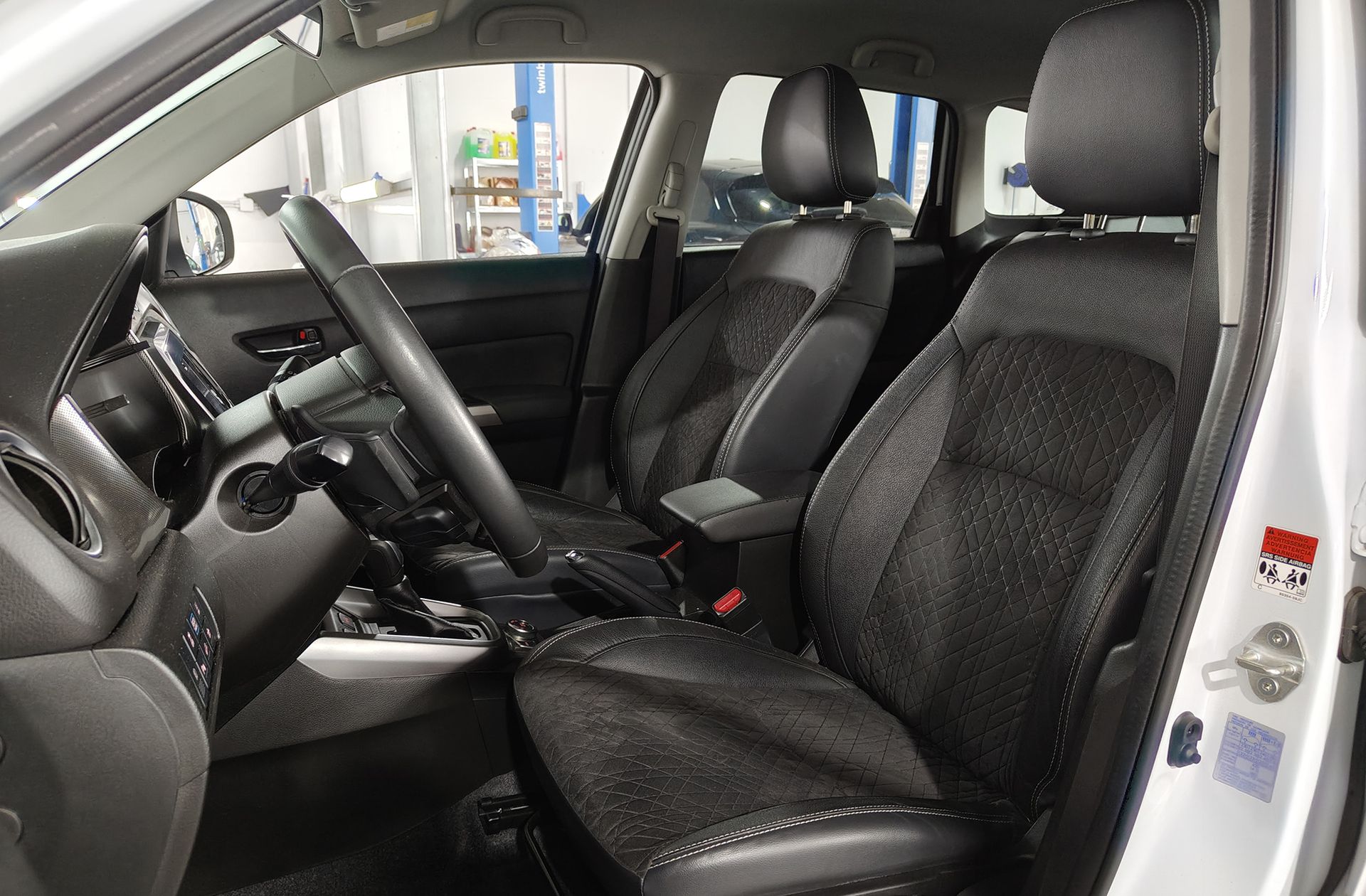 Suzuki Vitara 1.5 Hybrid GLX Strong 4WD - foto 15