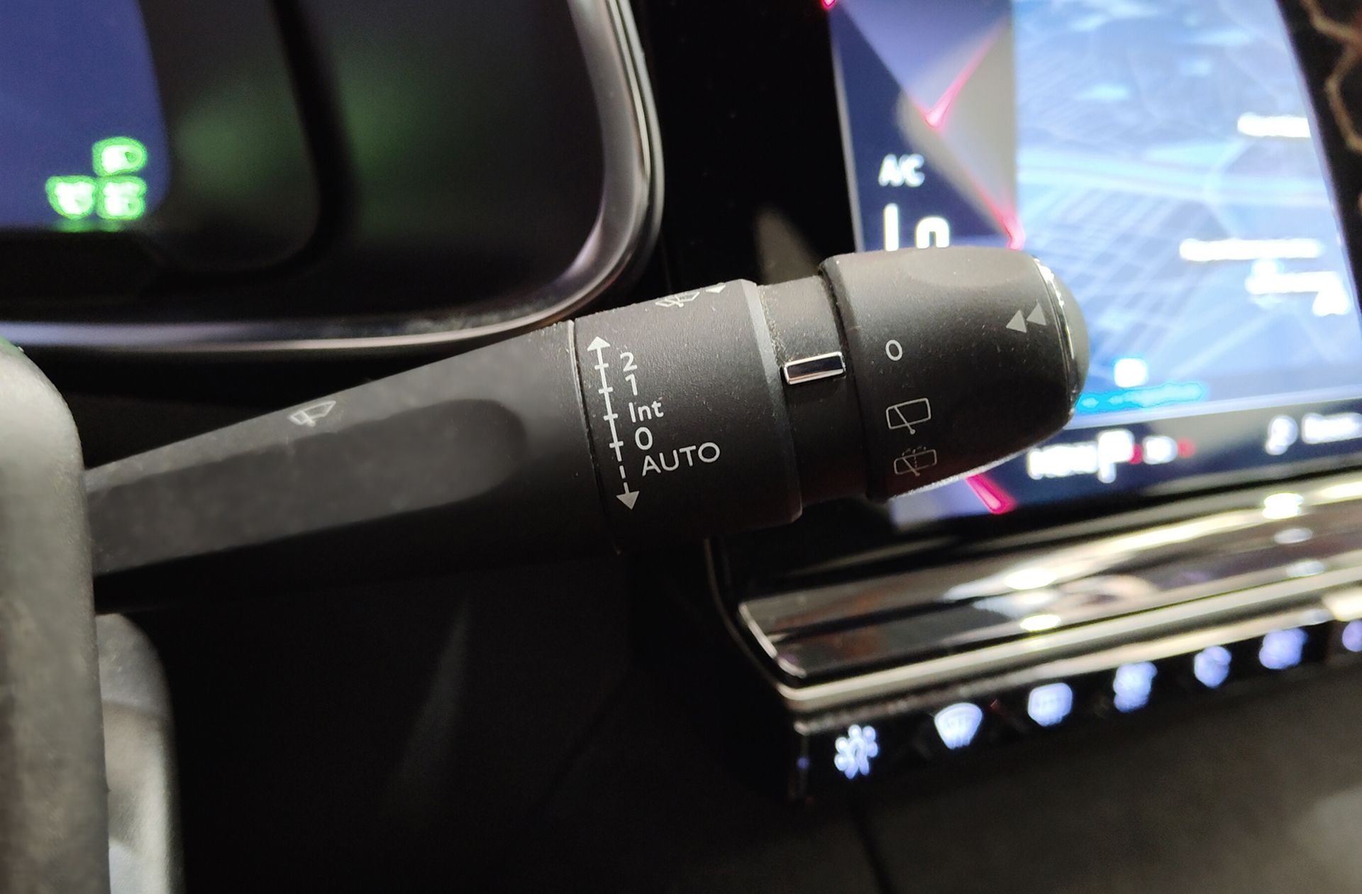 DS 7 Crossback BlueHDi 130 Performance Line - foto 30