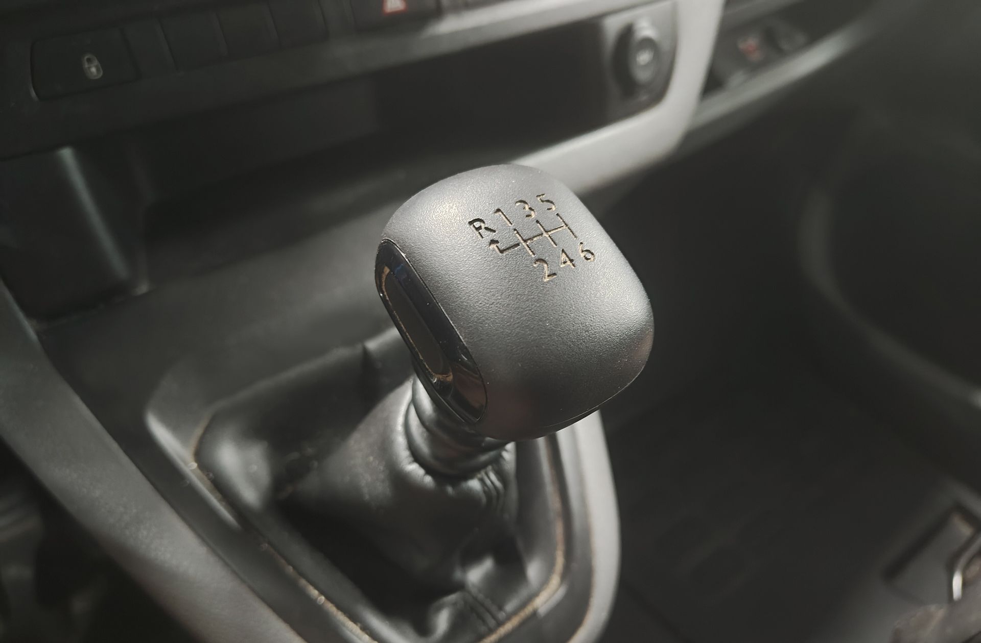 Opel Vivaro 2.0 Diesel M Standard Express - foto 5