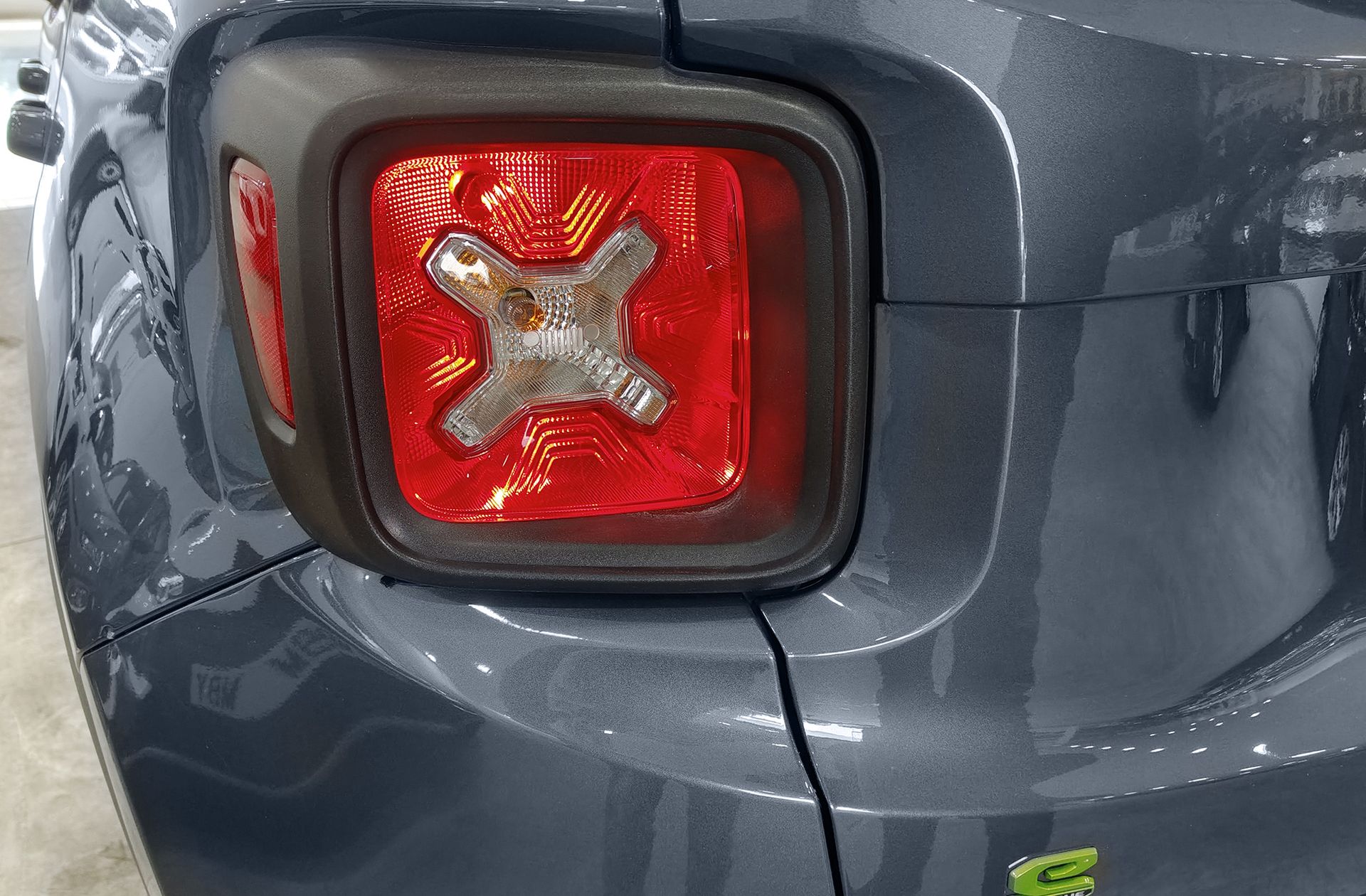 Jeep Renegade eHybrid 1.5 Limited ATX - foto 15