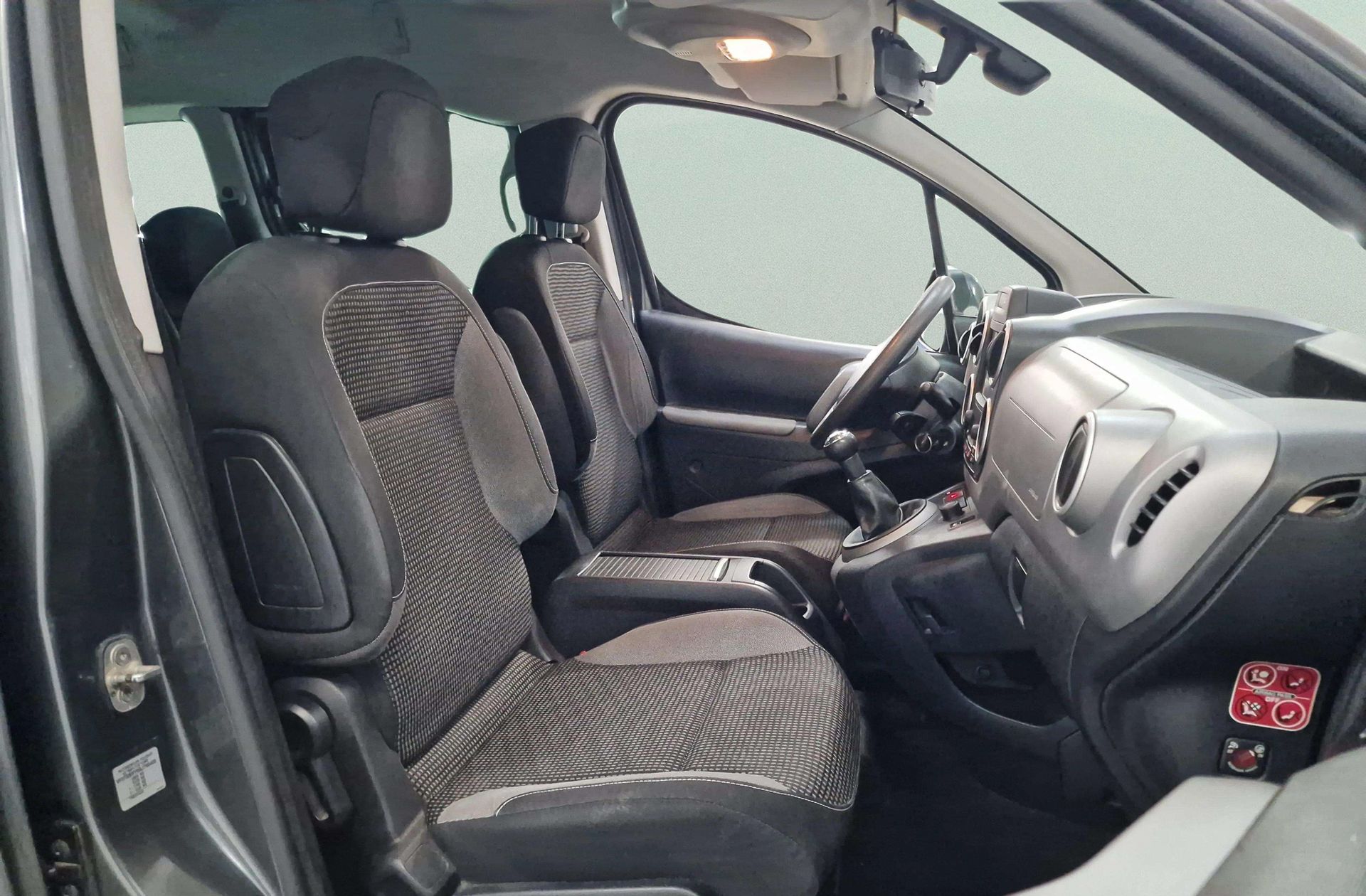 Peugeot Partner Tepee BlueHDi 100 Outdoor - foto 17