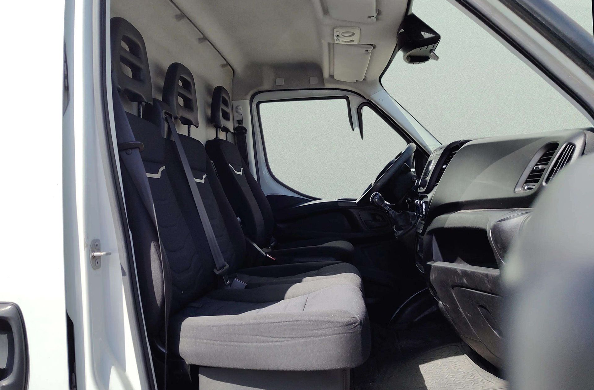 Iveco Daily Furgon 35S 14H 3000/H1 - foto 13