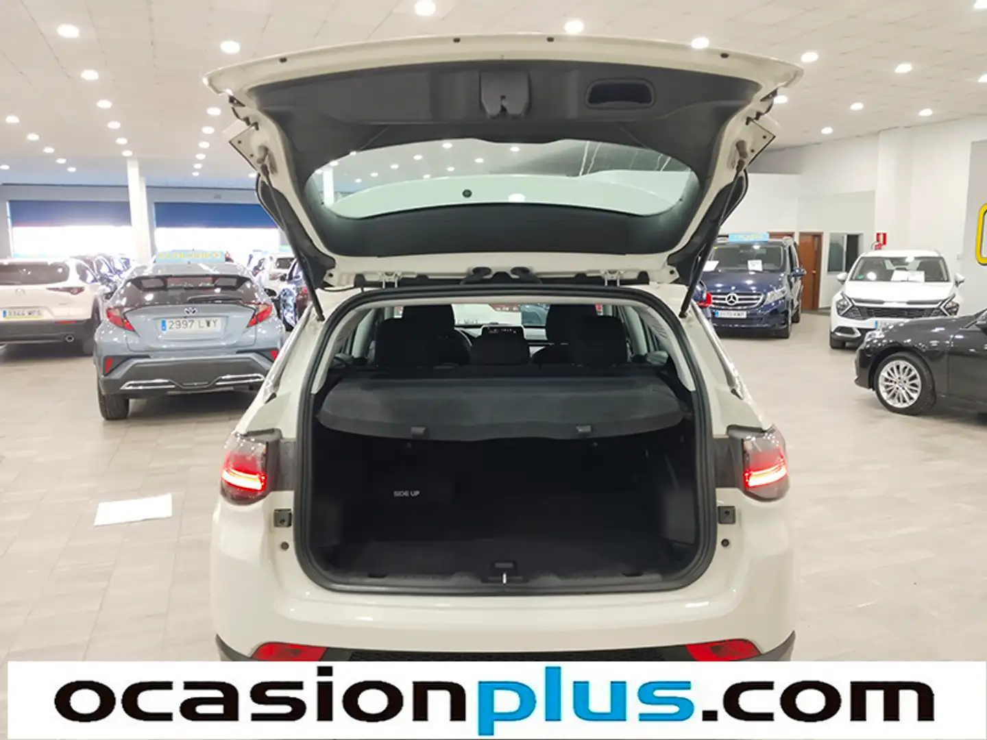 Foto Jeep Compass Jeep Compass 1.3 Gse T4 Longitude FWD MT (130 CV)