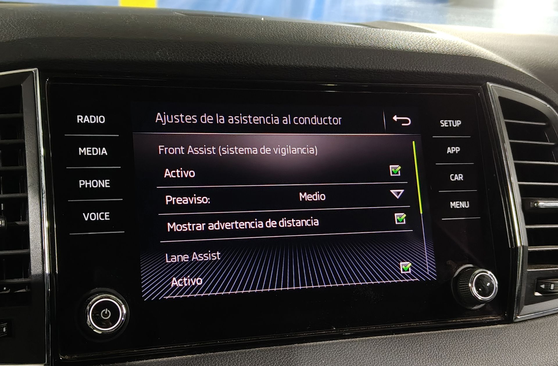 Škoda Karoq 2.0 TDI Ambition 4x4 DSG - foto 30