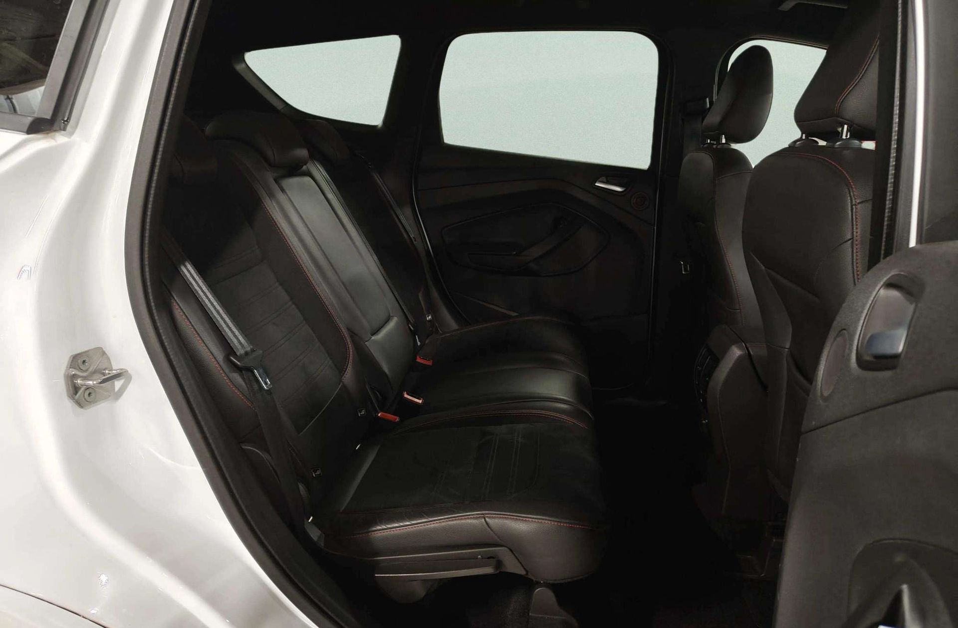 Ford Kuga 1.5 EcoBoost ST-Line 4x2 - foto 17