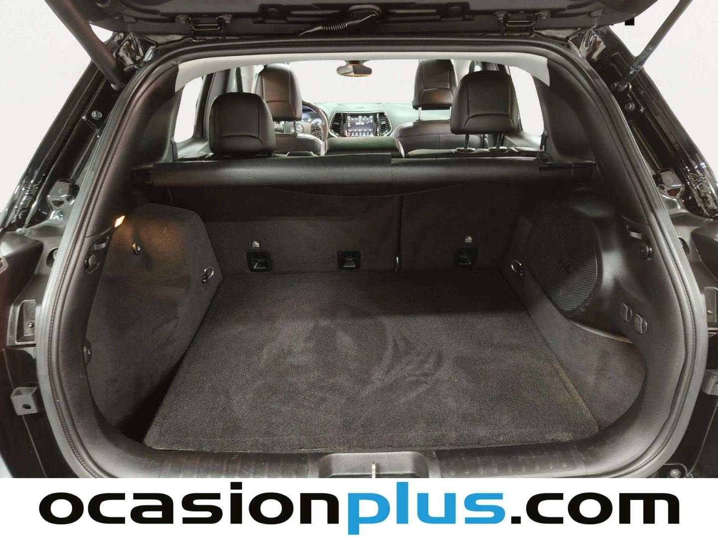 Foto asientos traseros Jeep Cherokee Jeep Cherokee 2.2 CRD Overland 4WD 9AT (195 CV)
