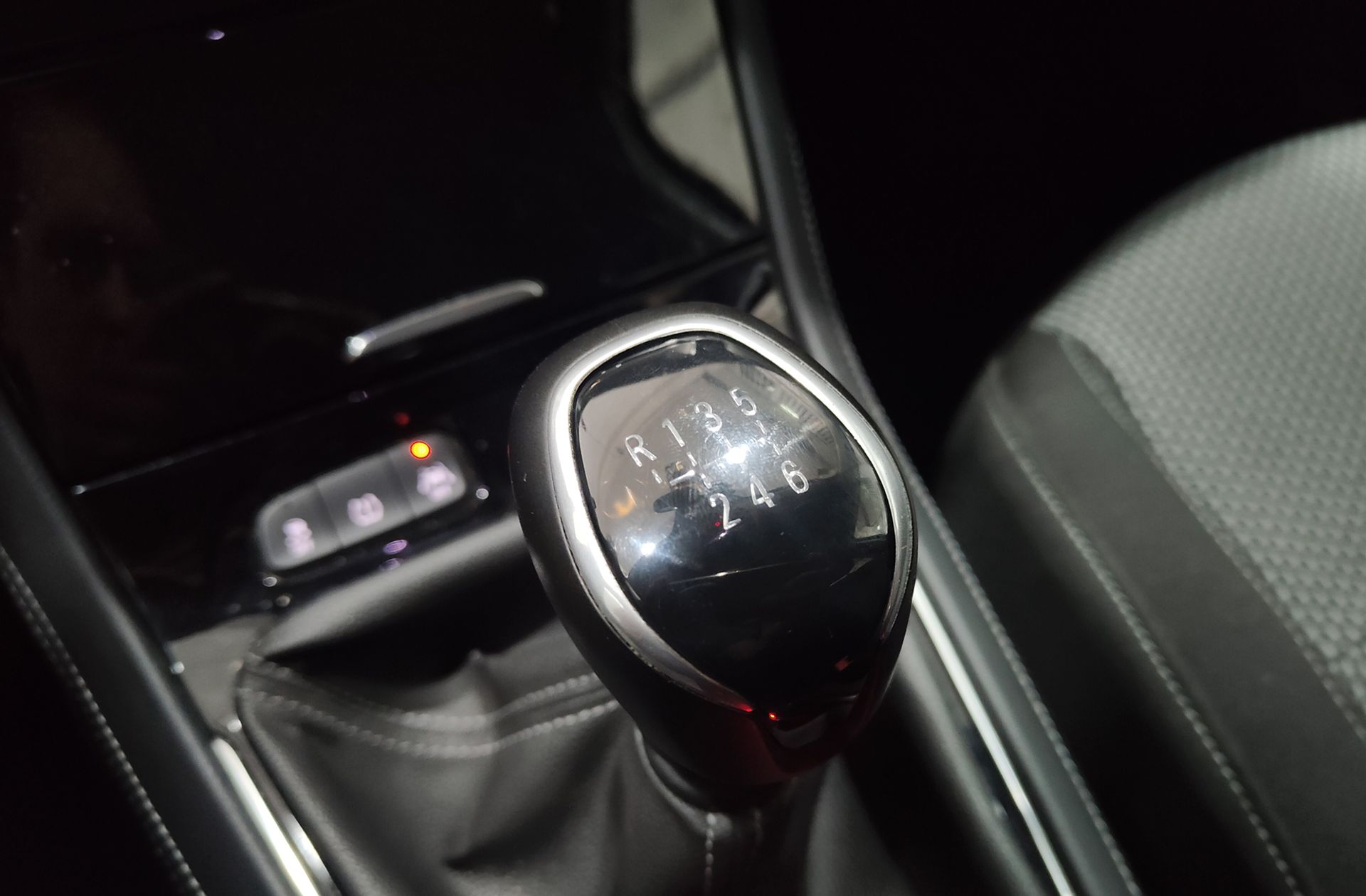 Opel Grandland 1.2 Turbo Selective - foto 5