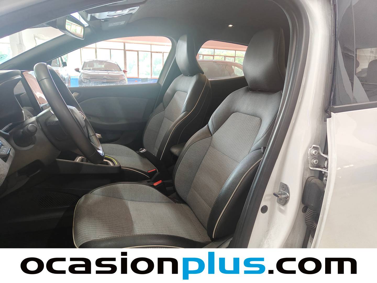 Foto asientos delanteros Renault Clio Renault Clio Techno TCe (90 CV)