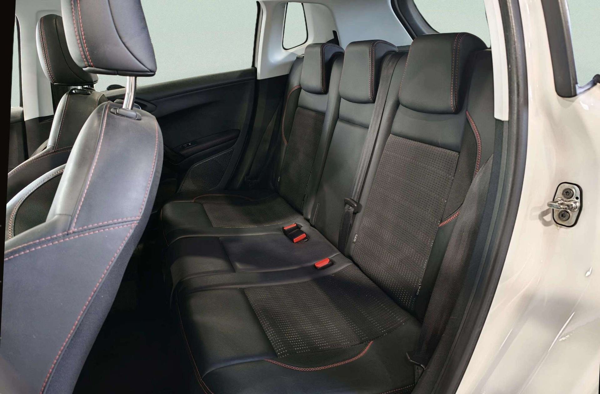 Peugeot 2008 PureTech 130 GT Line - foto 14