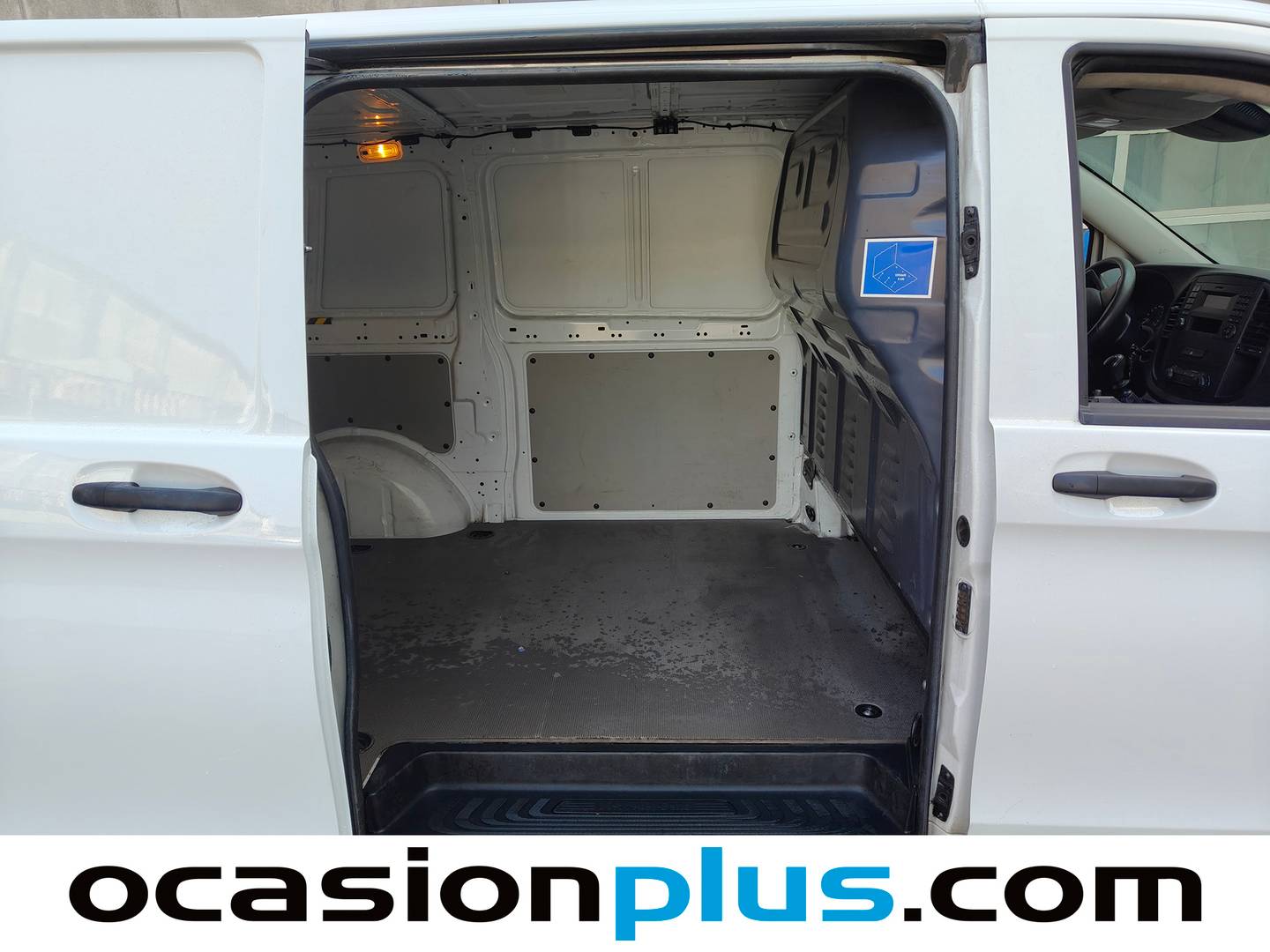 Fotos maletero Mercedes Vito Mercedes Vito Furgon 111 CDI Larga (114 CV)