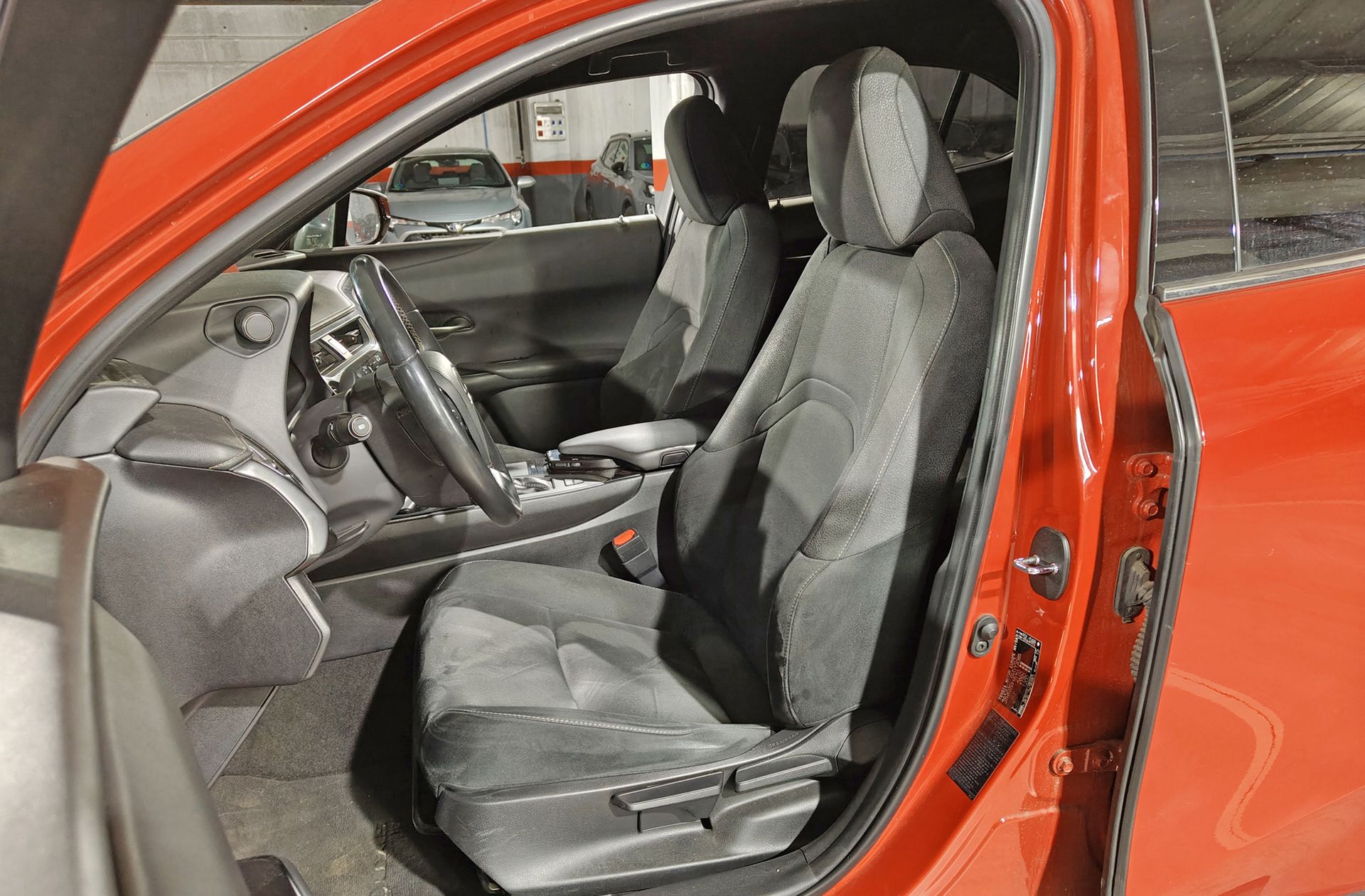 Lexus UX 250h Premium - foto 11