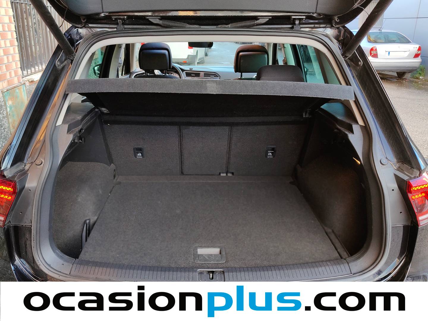 Foto Volkswagen Tiguan Volkswagen Tiguan Sport 2.0 TDI (150 CV) DSG Pack R-Line