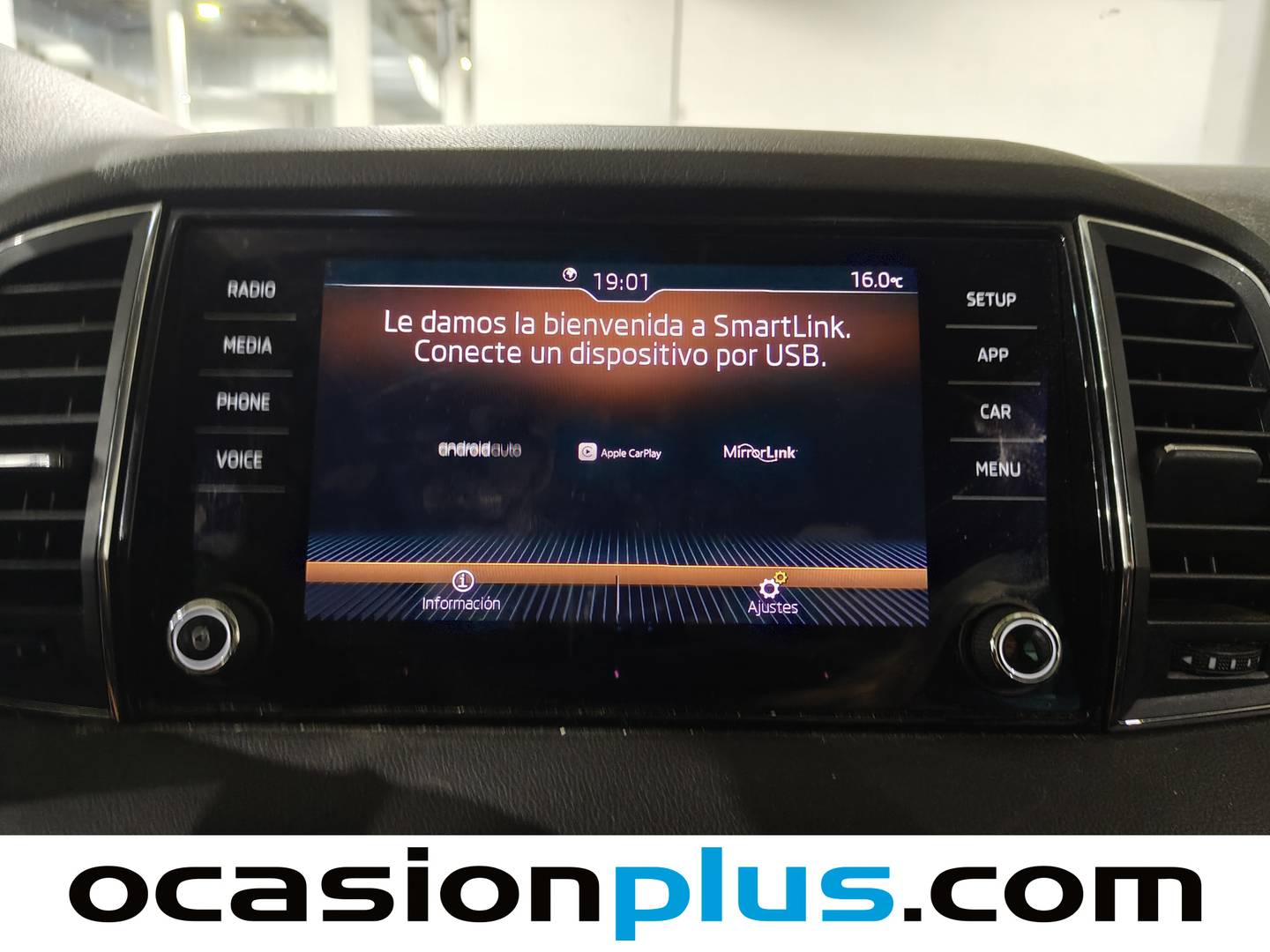 Foto Skoda Karoq Skoda Karoq 1.0 TSI Ambition DSG (115 CV)