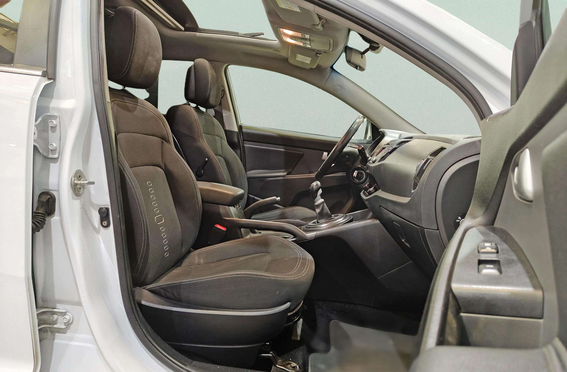 Kia Sportage 1.7 CRDi VGT Drive 4x2 - foto 15
