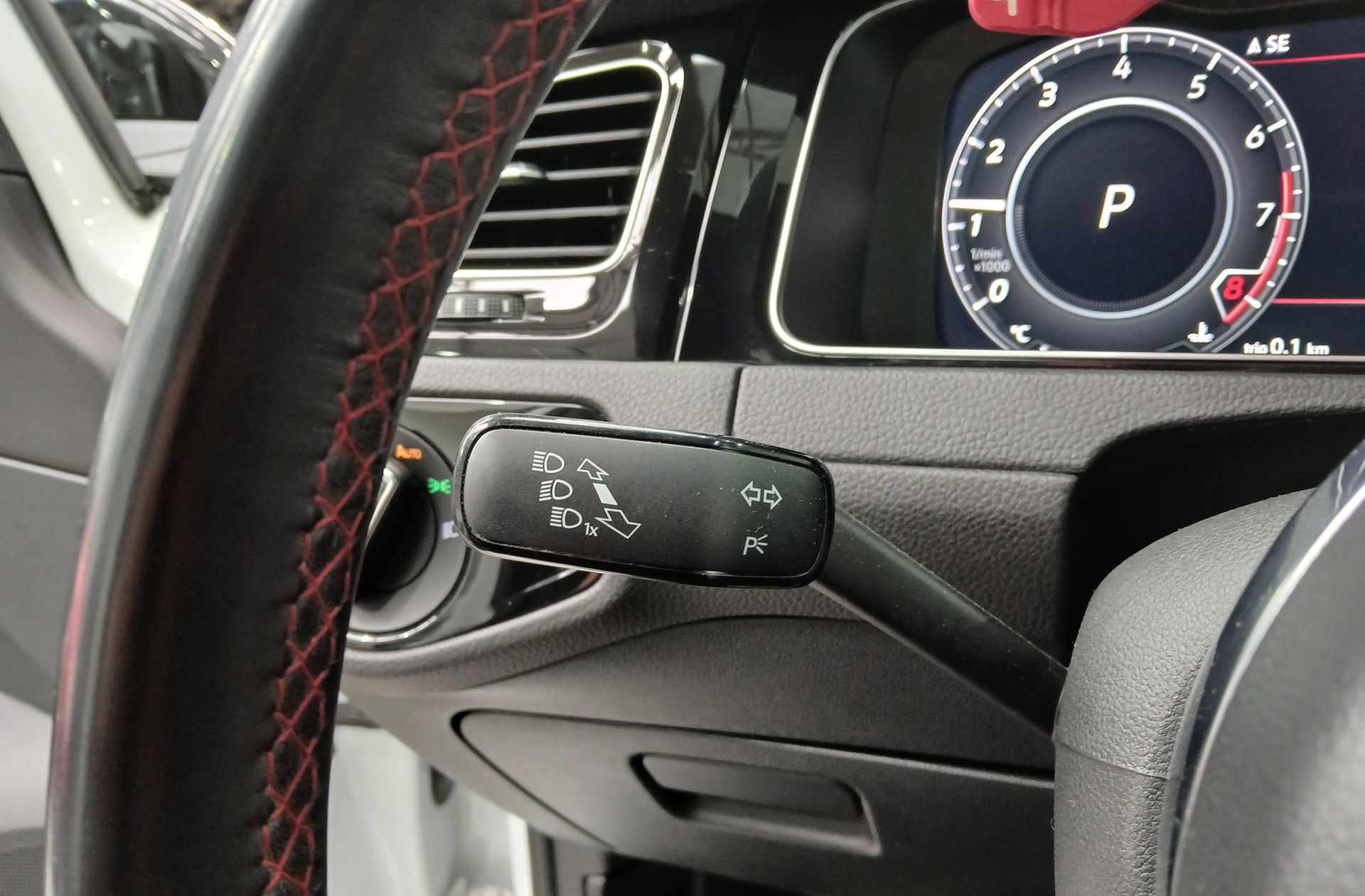 Volkswagen Golf GTI Performance 2.0 TSI DSG - foto 28