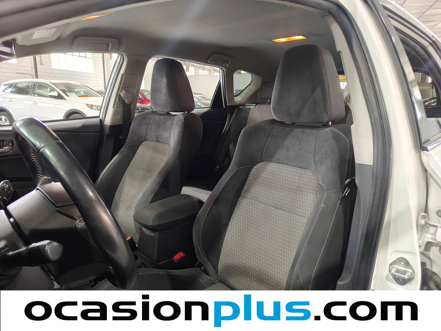 Foto asientos delanteros Toyota Auris Toyota Auris 140H Hybrid Feel! Edition (136 CV)
