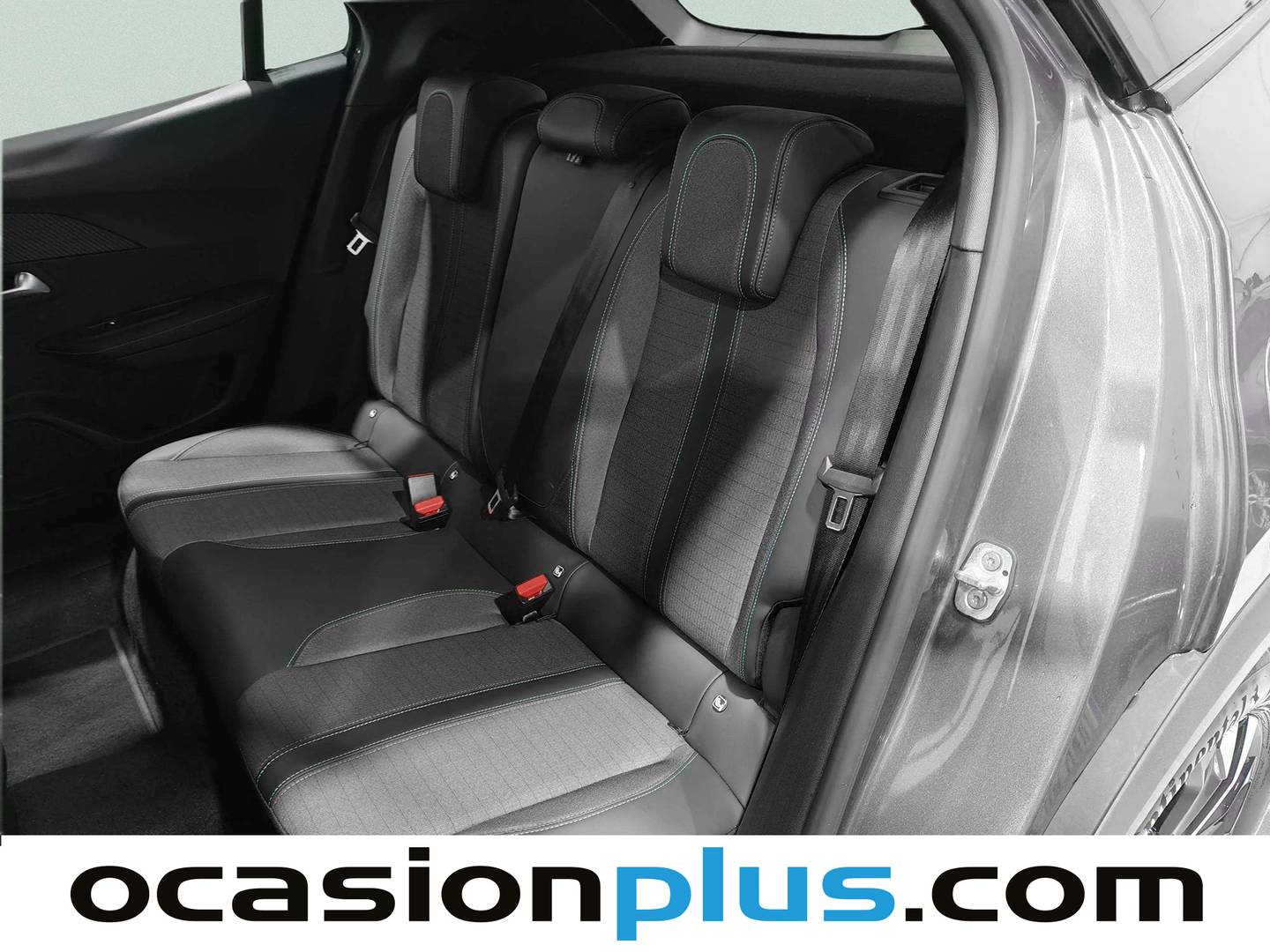 Foto asientos traseros Peugeot 2008 Peugeot 2008 PureTech 130 S&S Allure EAT8 (130 CV)