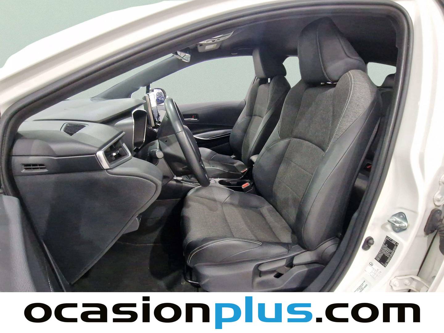 Foto asientos delanteros Toyota Corolla Toyota Corolla Touring Sport 125H Style E-CVT (122 CV)
