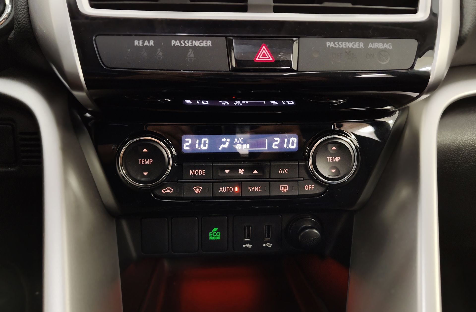 Mitsubishi Eclipse Cross 150T Kaiteki 4WD CVT - foto 34