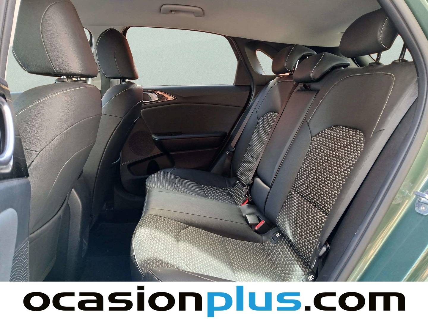 Foto asientos traseros KIA Ceed KIA Ceed 1.0 T-GDi Tech (120 CV)